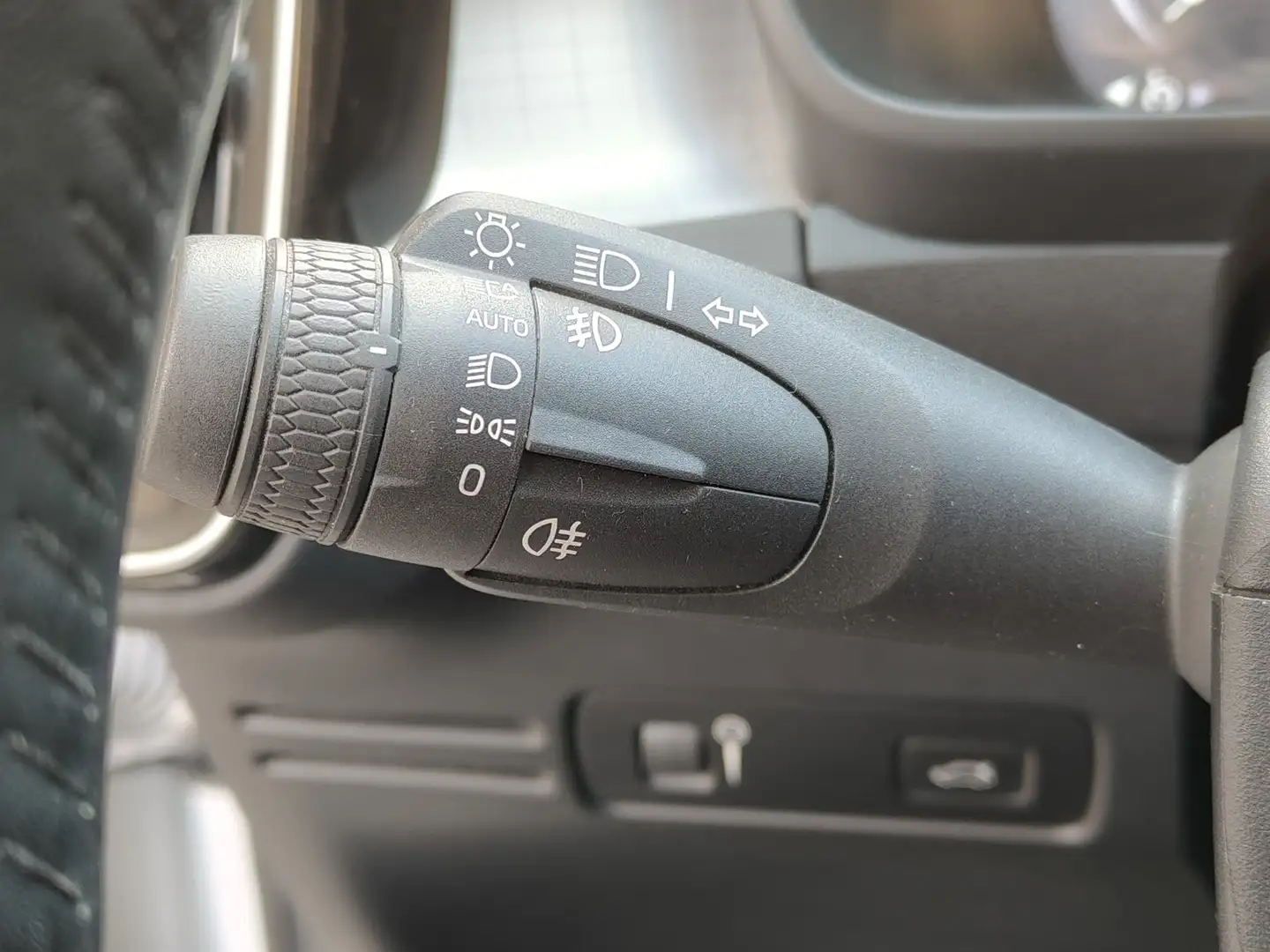 Foto Volvo XC40 Volvo XC40 T3 Momentum Pro  (163 CV)