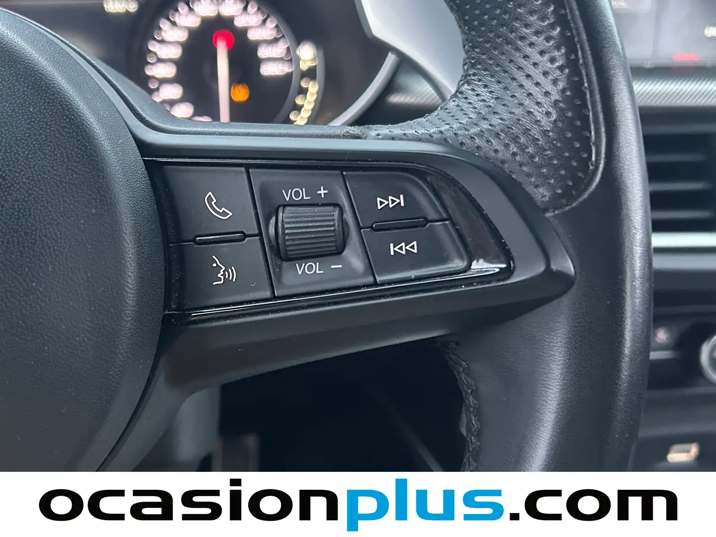 Foto Alfa Romeo Stelvio Alfa Romeo Stelvio 2.0 Gasolina Sprint Q4 Auto (200 CV)