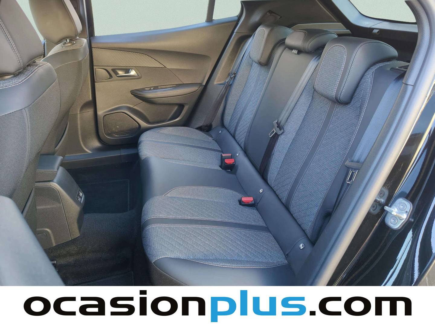 Foto asientos traseros Peugeot 2008 Peugeot 2008 BlueHDi 130 S&S Allure EAT8 (130 CV)