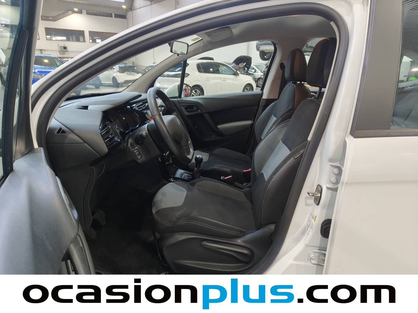 Foto asientos delanteros Citroën C3 Citroën C3 VTi Tonic  (68 CV)