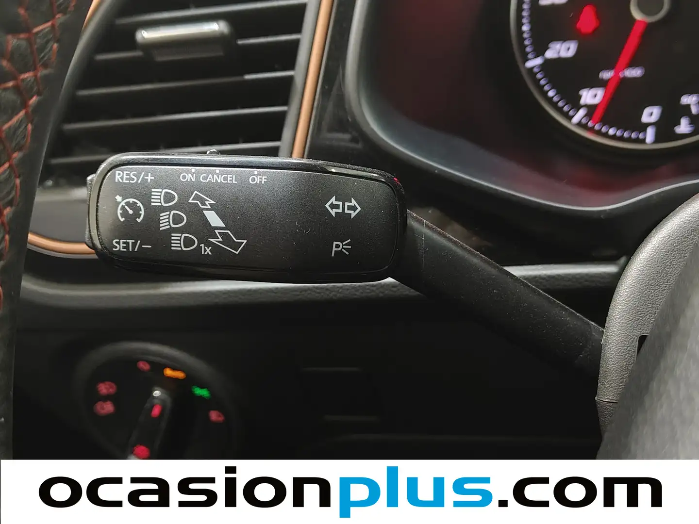 Foto Seat León SEAT León 1.4 TSI S&S ACT FR Plus DSG7 (150 CV)