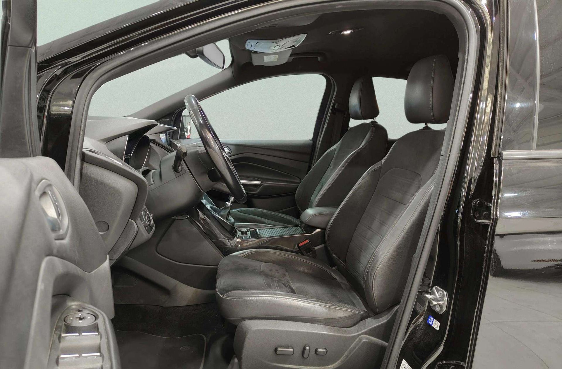 Ford Kuga 1.5 EcoBoost ST-Line 4x2 - foto 14