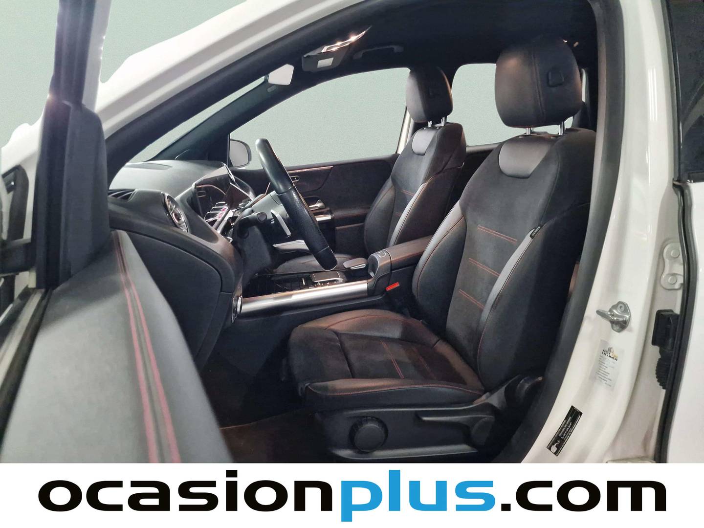 Foto asientos delanteros Mercedes Clase B Mercedes Clase B 200 d (150 CV)
