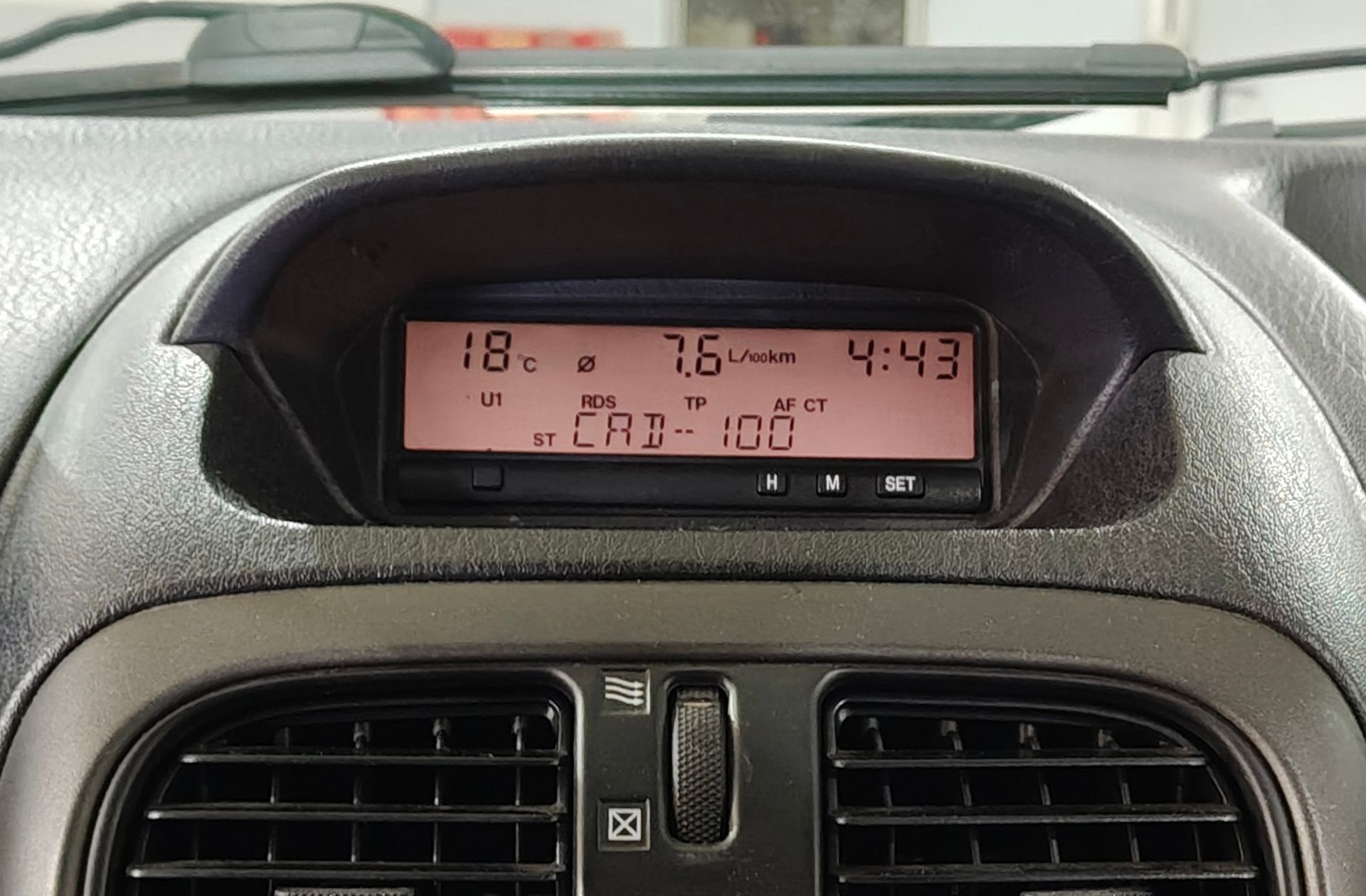 Mitsubishi Carisma 1.9 DI-D Comfort - foto 21