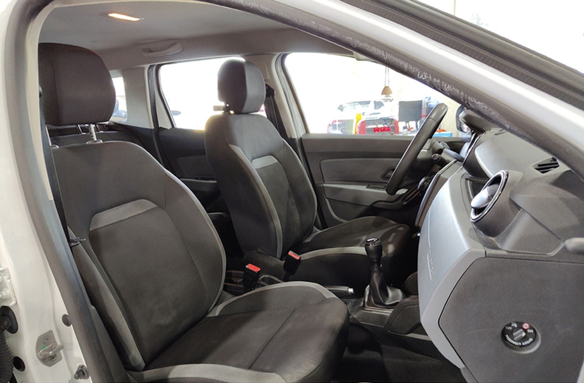 Dacia Duster Essential 1.6 4x2 - foto 16