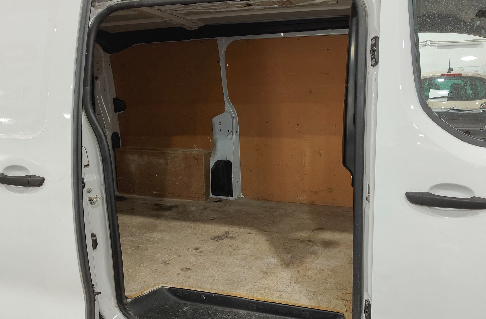Fiat Scudo Furgon 1.5 BlueHDi L2 3 plazas - foto 14