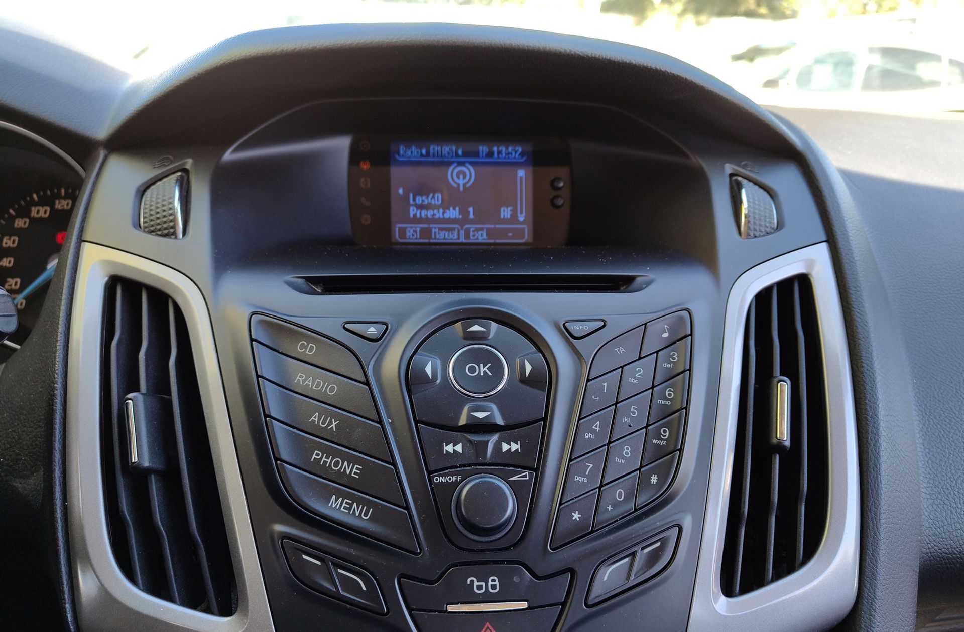 Ford Focus 1.0 EcoBoost Trend - foto 24