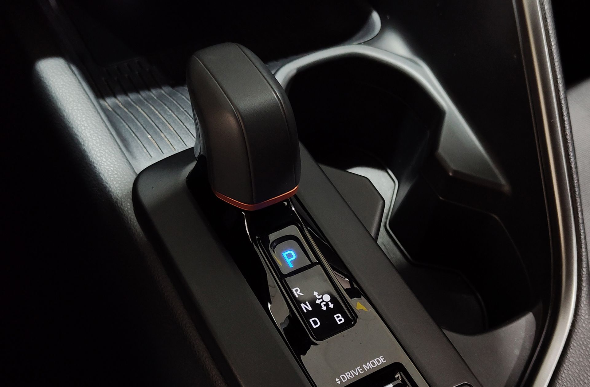 Toyota C-HR 140H Advance - foto 5