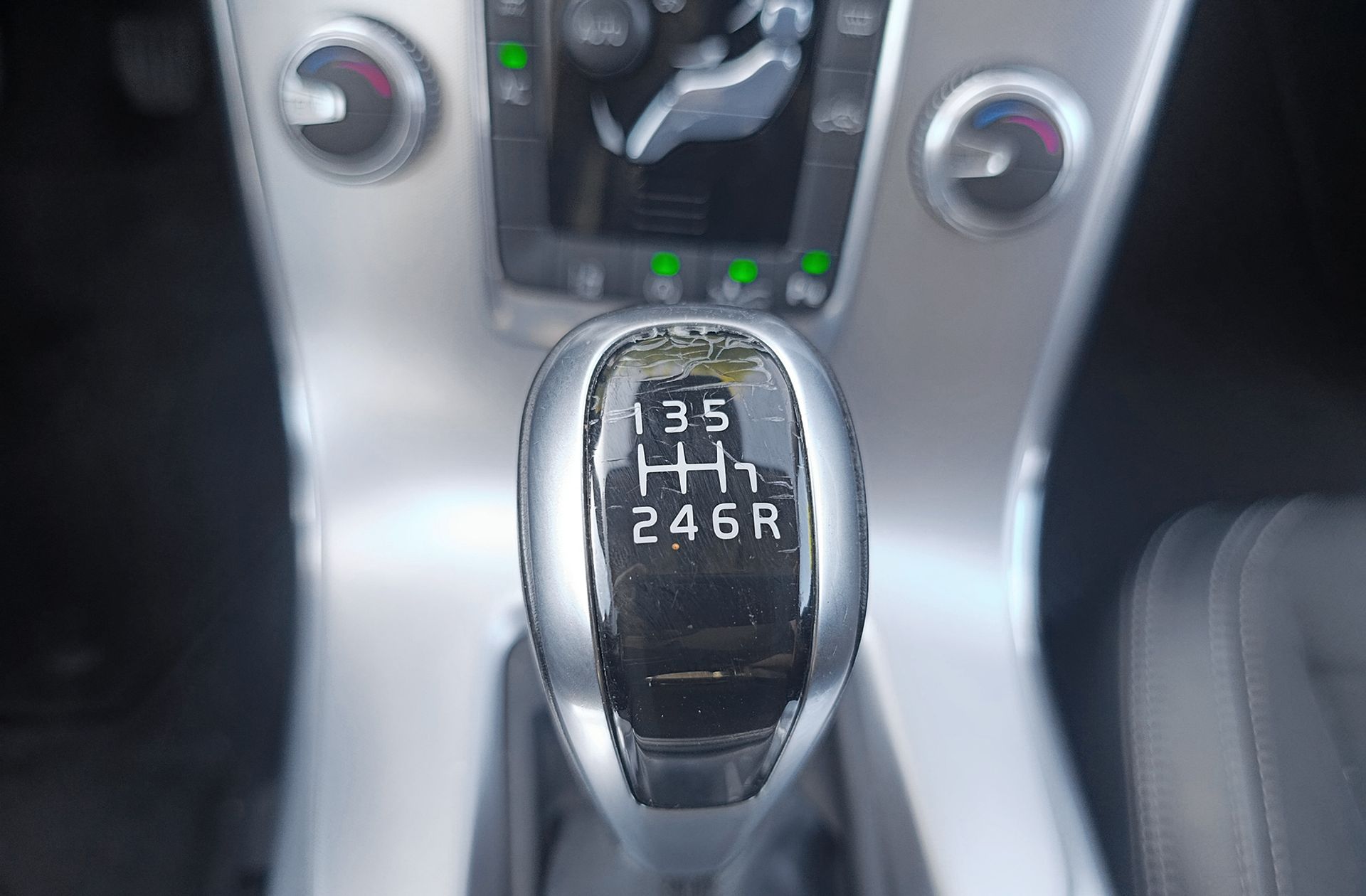 Volvo V60 D3 Momentum - foto 5