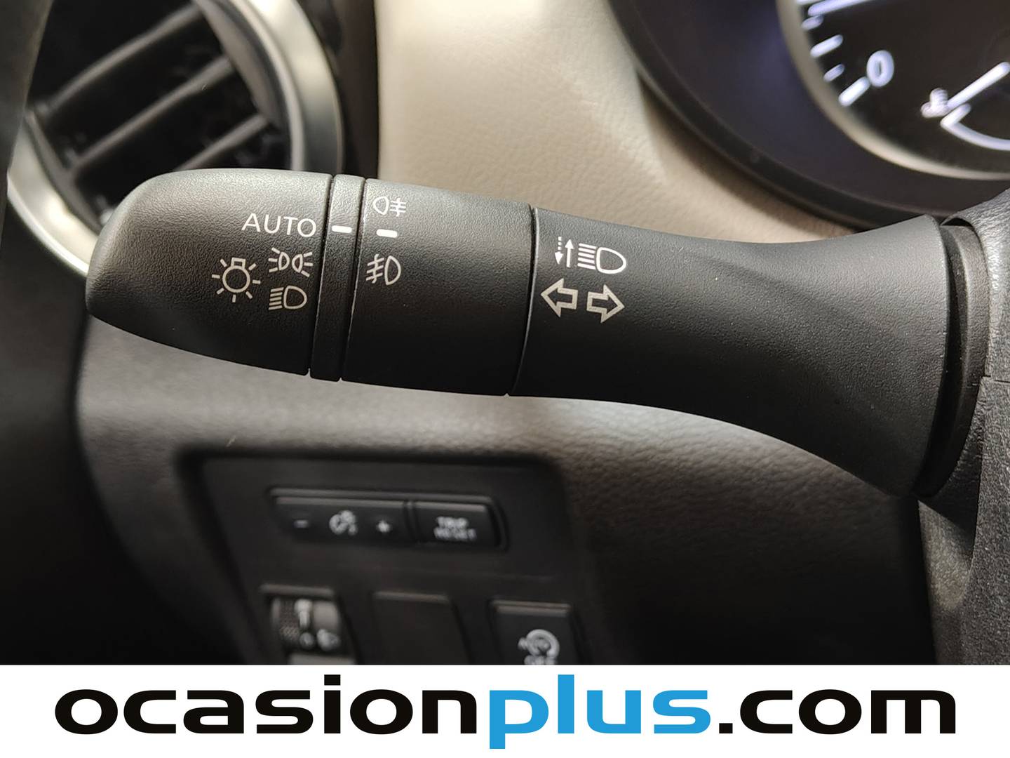 Equipamiento del Nissan Micra Nissan Micra IG-T 92 Acenta CVT (92 CV)