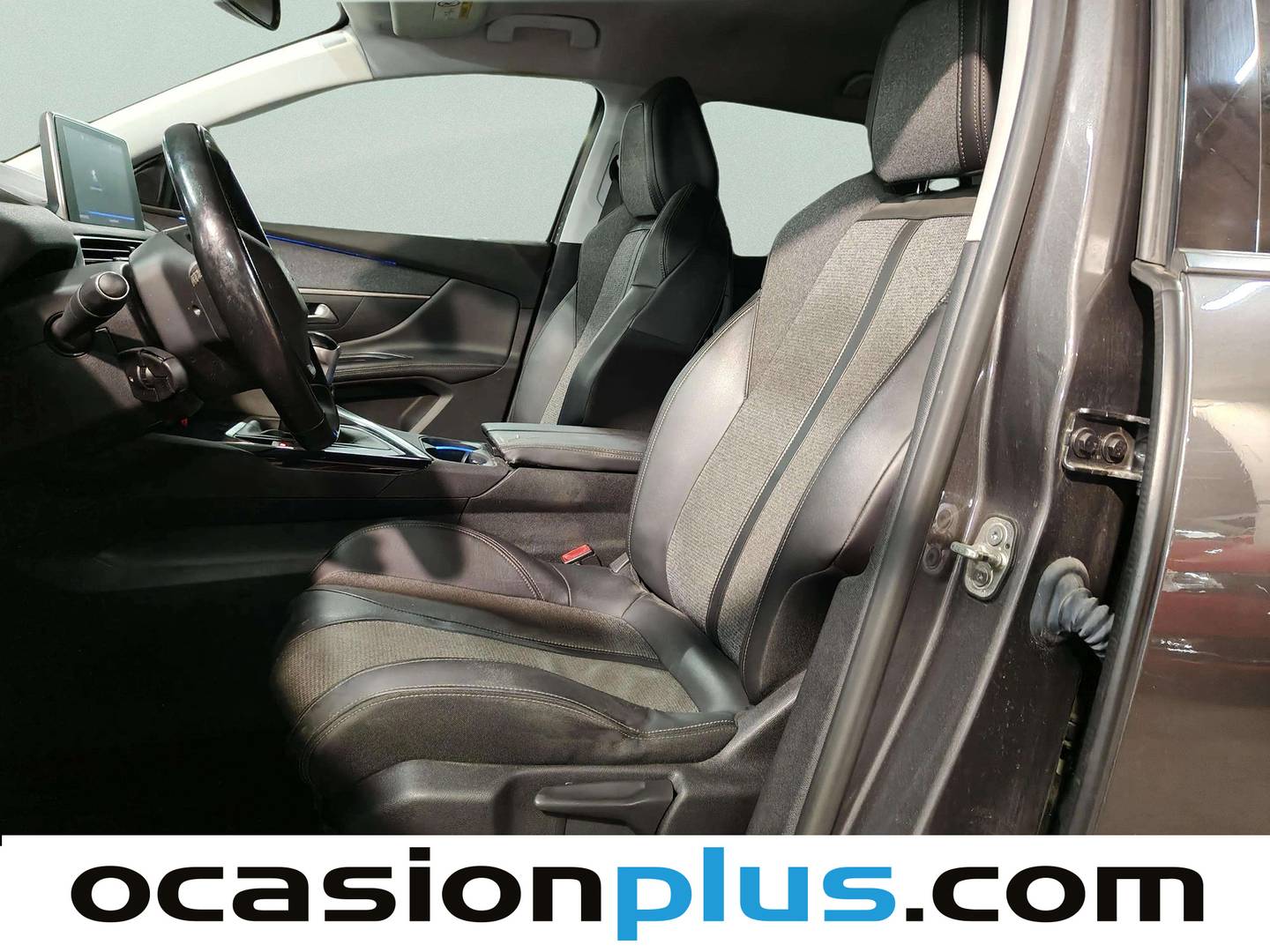 Foto asientos delanteros Peugeot 5008 Peugeot 5008 PureTech 130 S&S Allure (130 CV) 7 Plazas