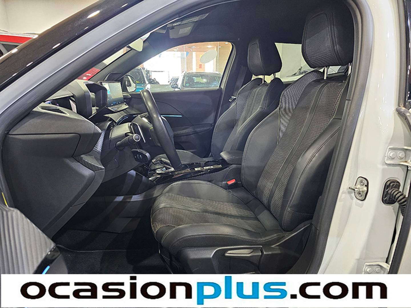 Foto asientos delanteros Peugeot 2008 Peugeot 2008 PureTech 130 S&S GT EAT8 (130 CV)