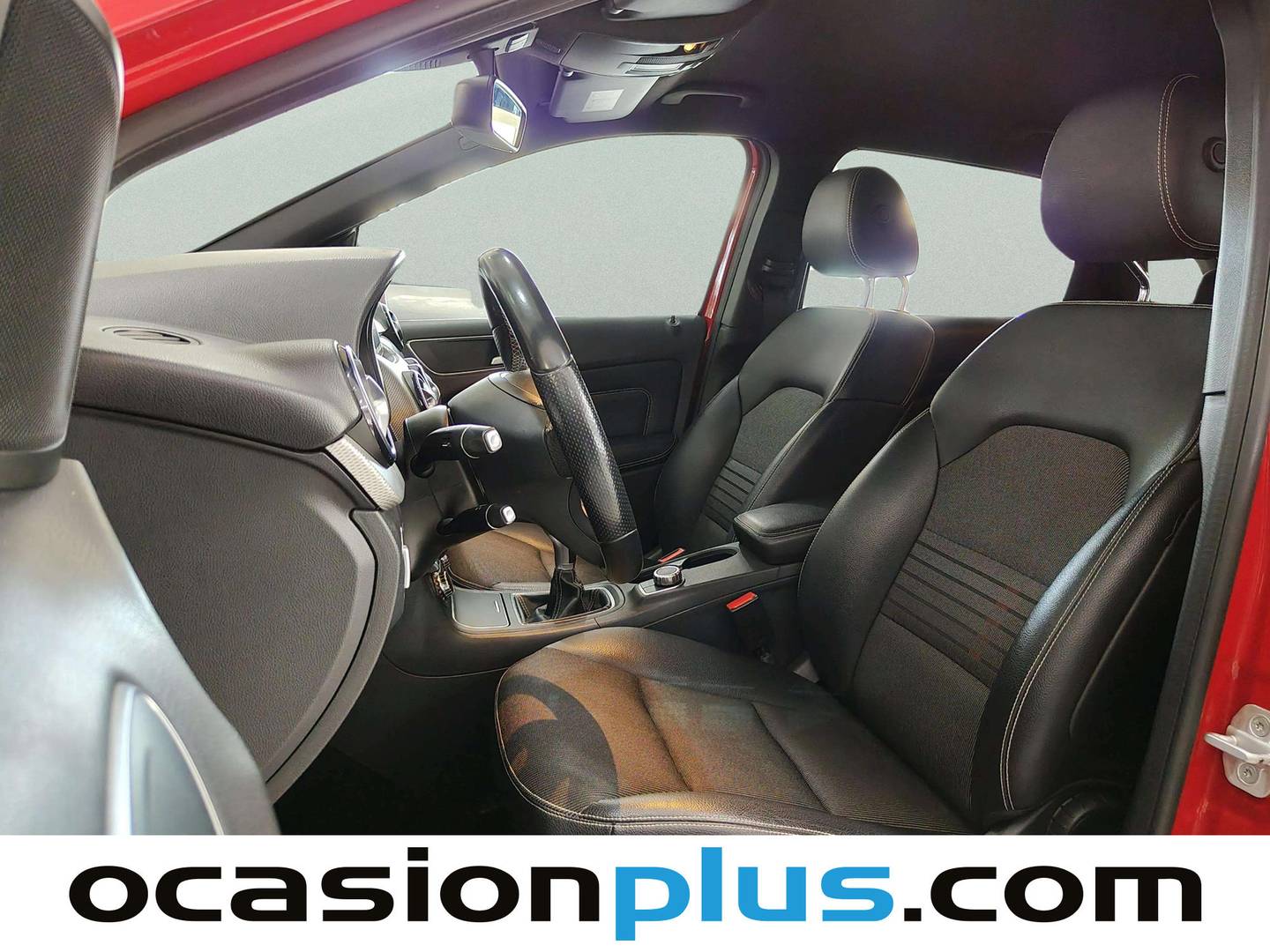 Foto asientos delanteros Mercedes Clase B Mercedes Clase B 180 d (109 CV)