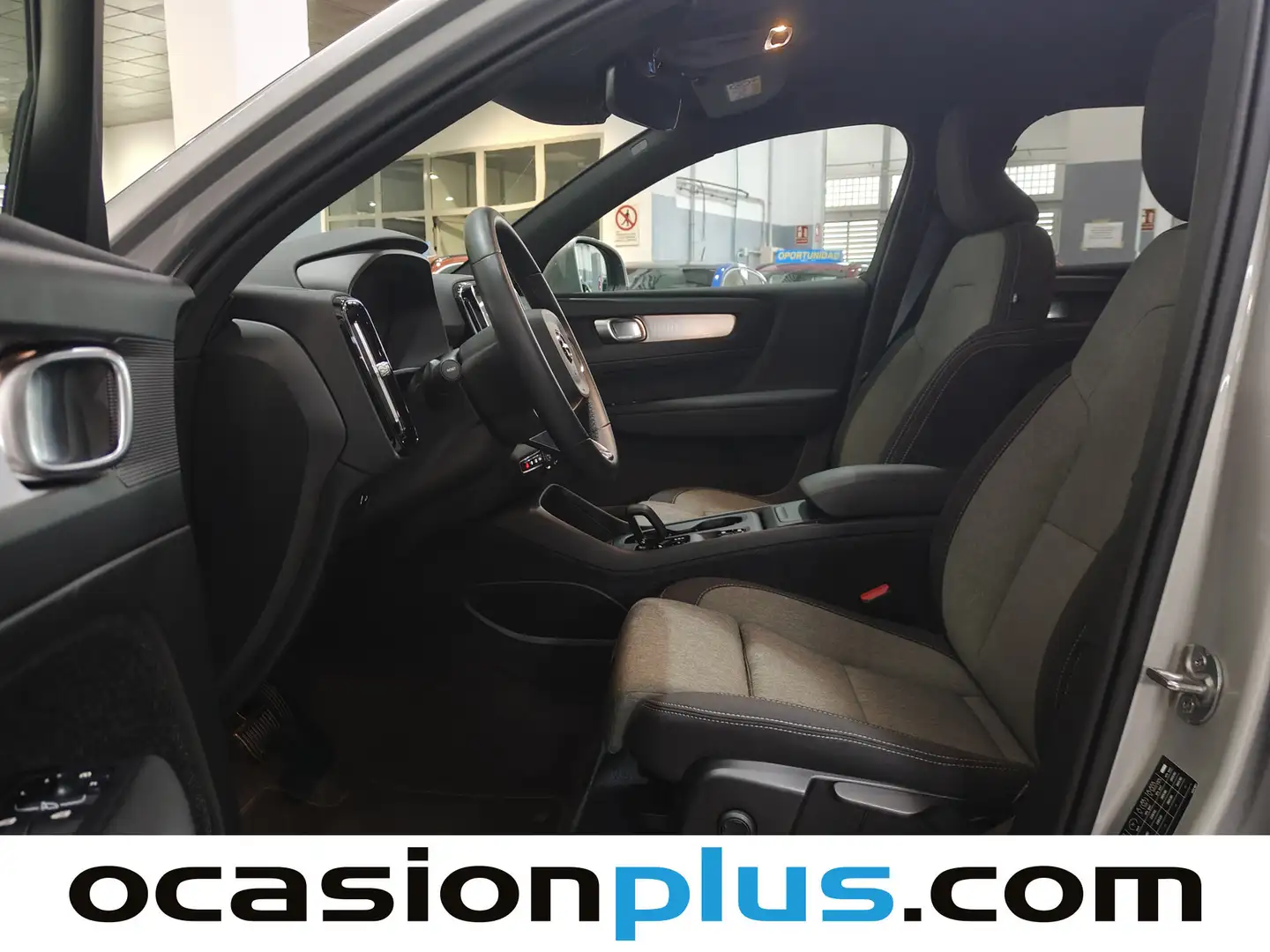Foto Volvo XC40 Volvo XC40 T2 Core Auto (129 CV)