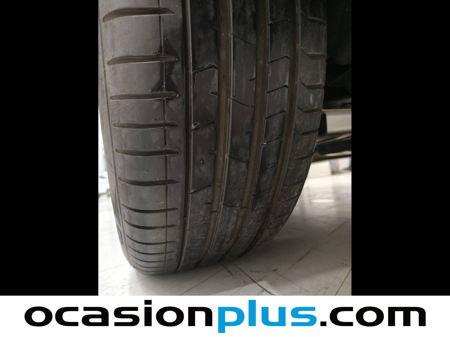 Foto Mercedes GLB Mercedes-Benz GLB 200 d 4Matic Pack AMG (150 CV)