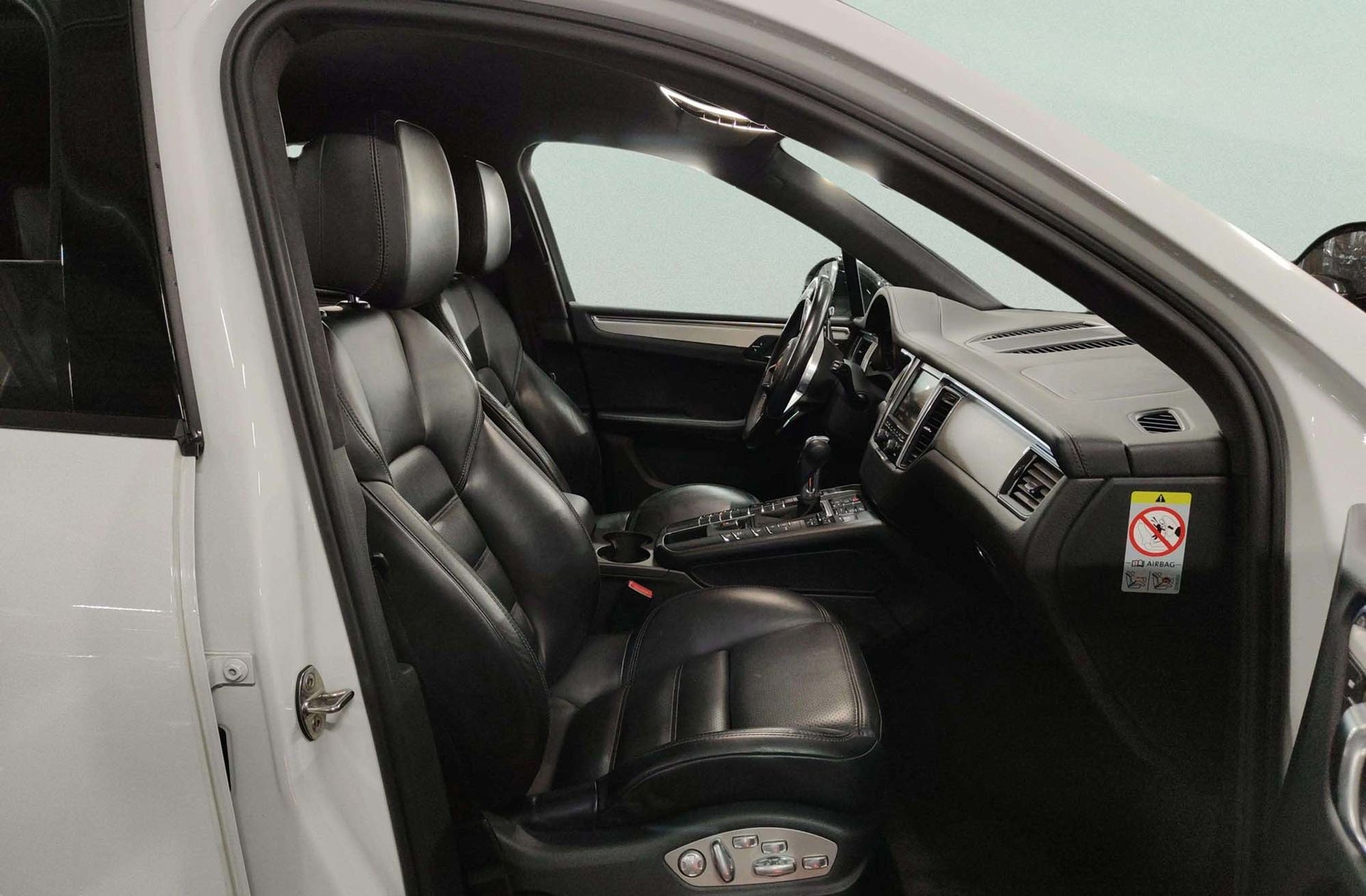 Porsche Macan Turbo - foto 24