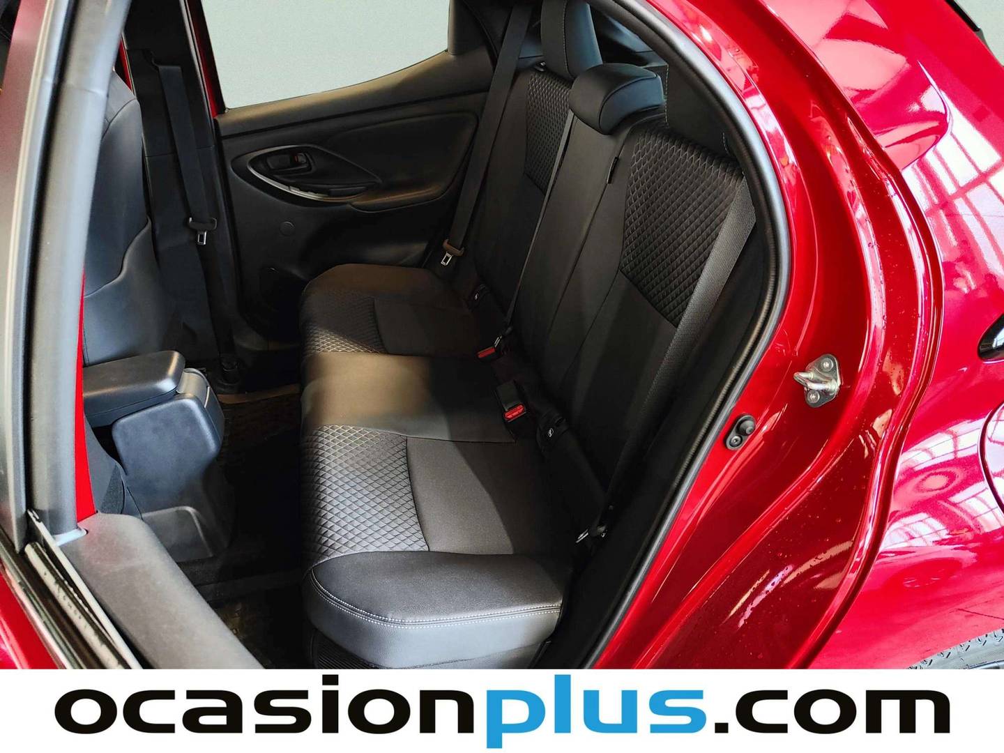 Foto asientos traseros Toyota Yaris Toyota Yaris 120H Style (116 CV)