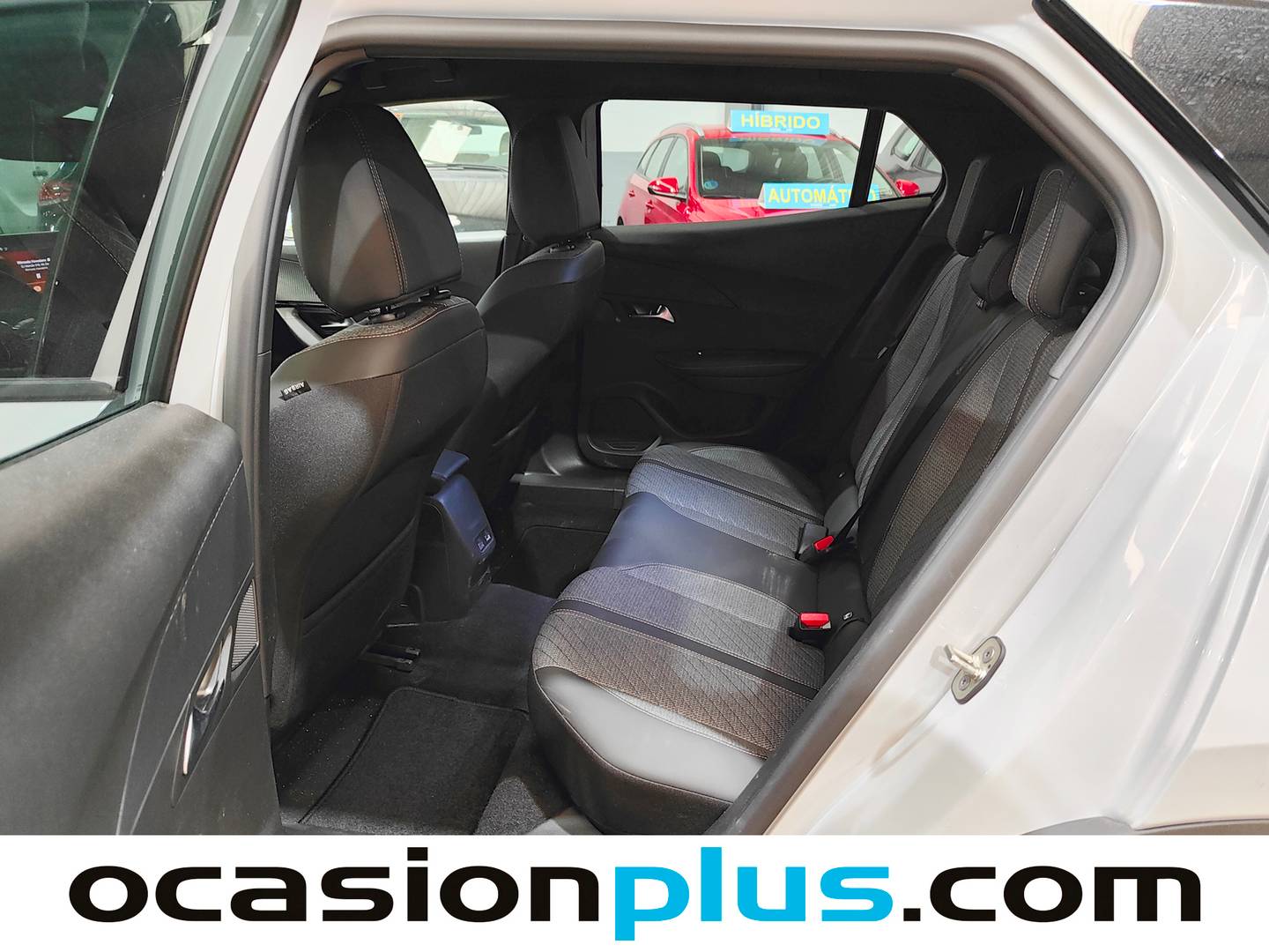 Foto asientos traseros Peugeot 2008 Peugeot 2008 Allure Hybrid eDCS6 (145 CV)
