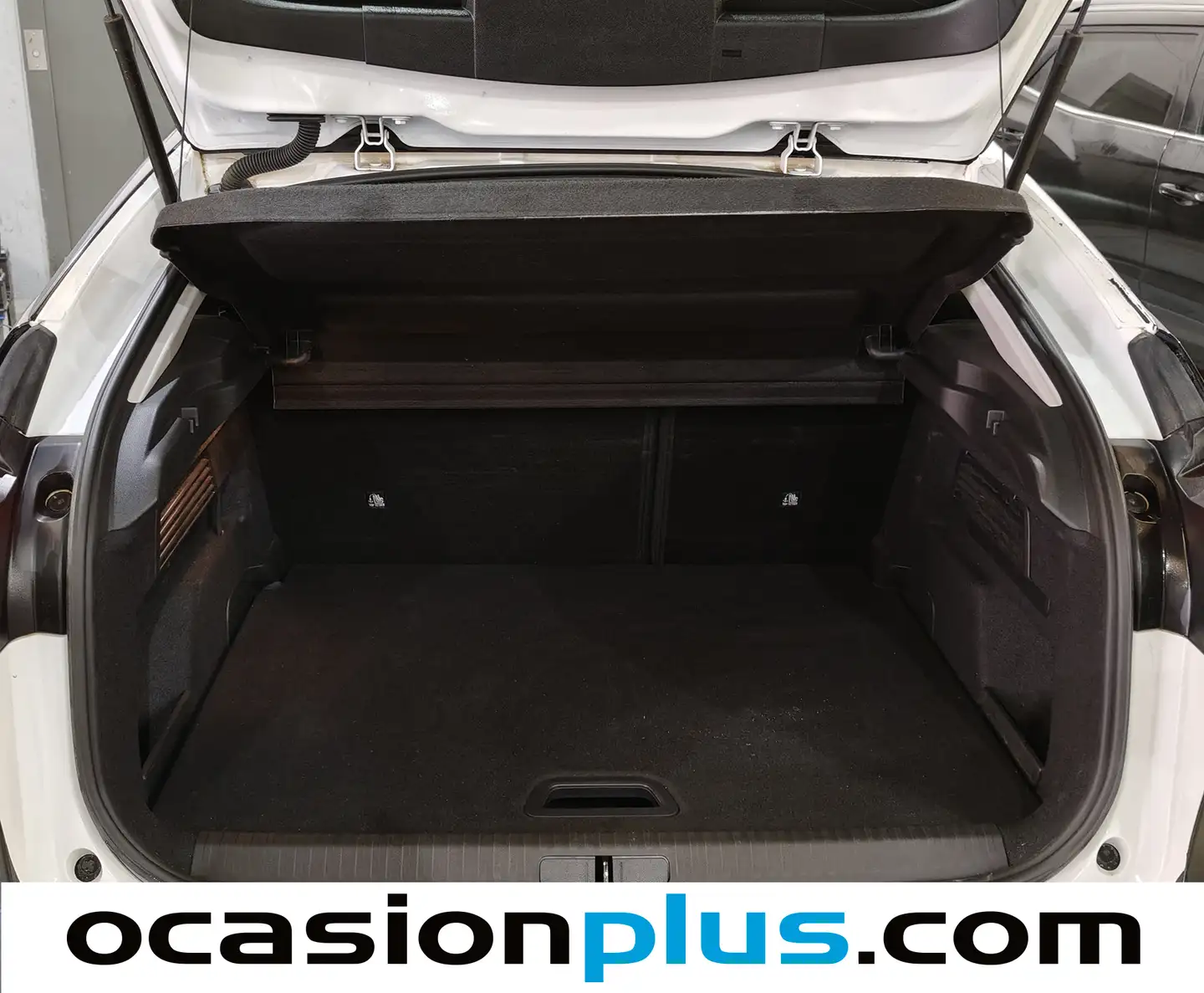 Foto Citroën C4 Citroen C4 BlueHDi 130 S&S Feel Pack EAT8 (130 CV)