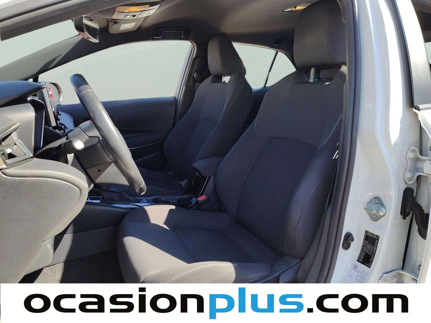 Foto asientos delanteros Toyota Corolla Toyota Corolla 1.8 125 Híbrido Active Tech E-CVT (122 CV)