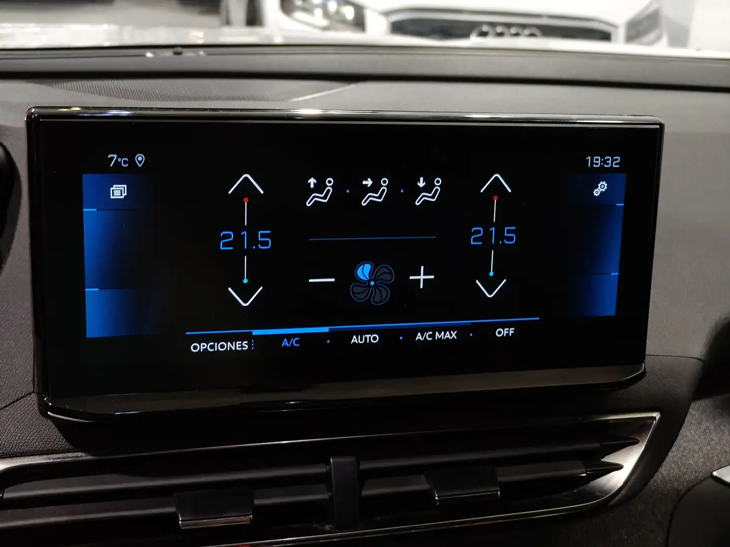 Foto Peugeot 3008 Peugeot 3008 PureTech 130 S&S Allure Pack (130 CV)