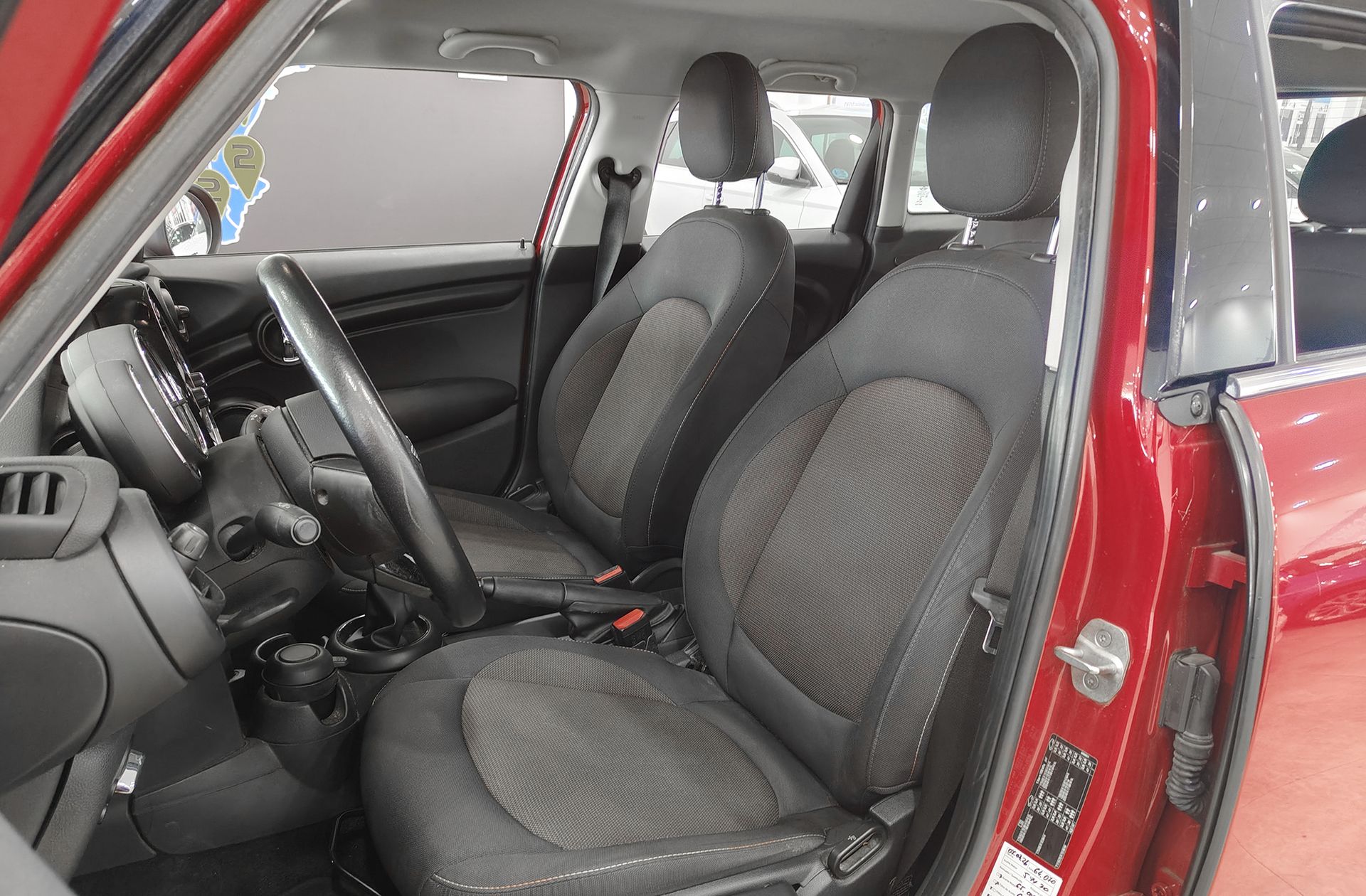 MINI Cooper One D - foto 8