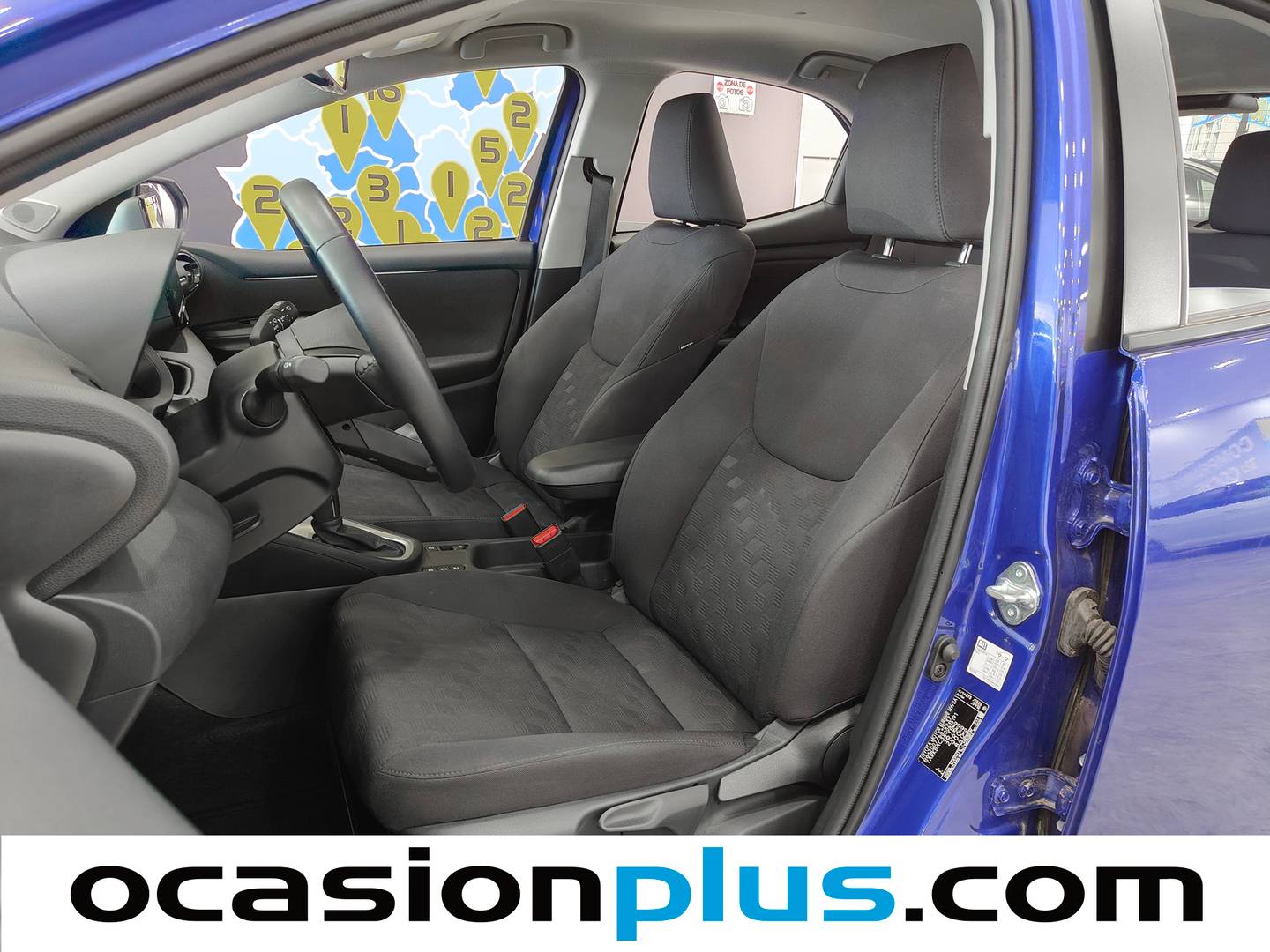 Foto asientos delanteros Toyota Yaris Toyota Yaris 120H Active Plus (116 CV)