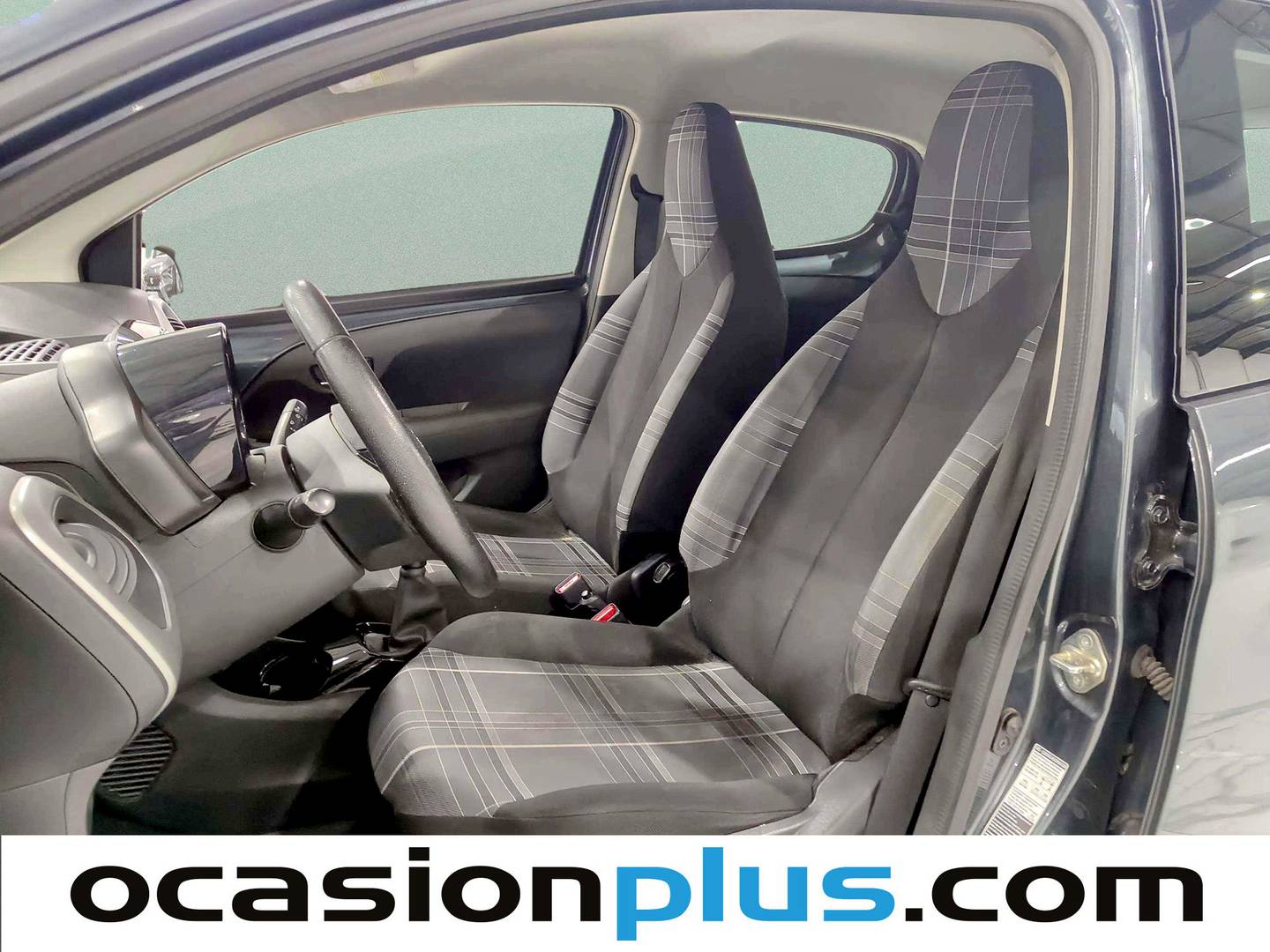 Foto asientos delanteros Peugeot 108 Peugeot 108 1.2 PureTech Allure (82 CV)