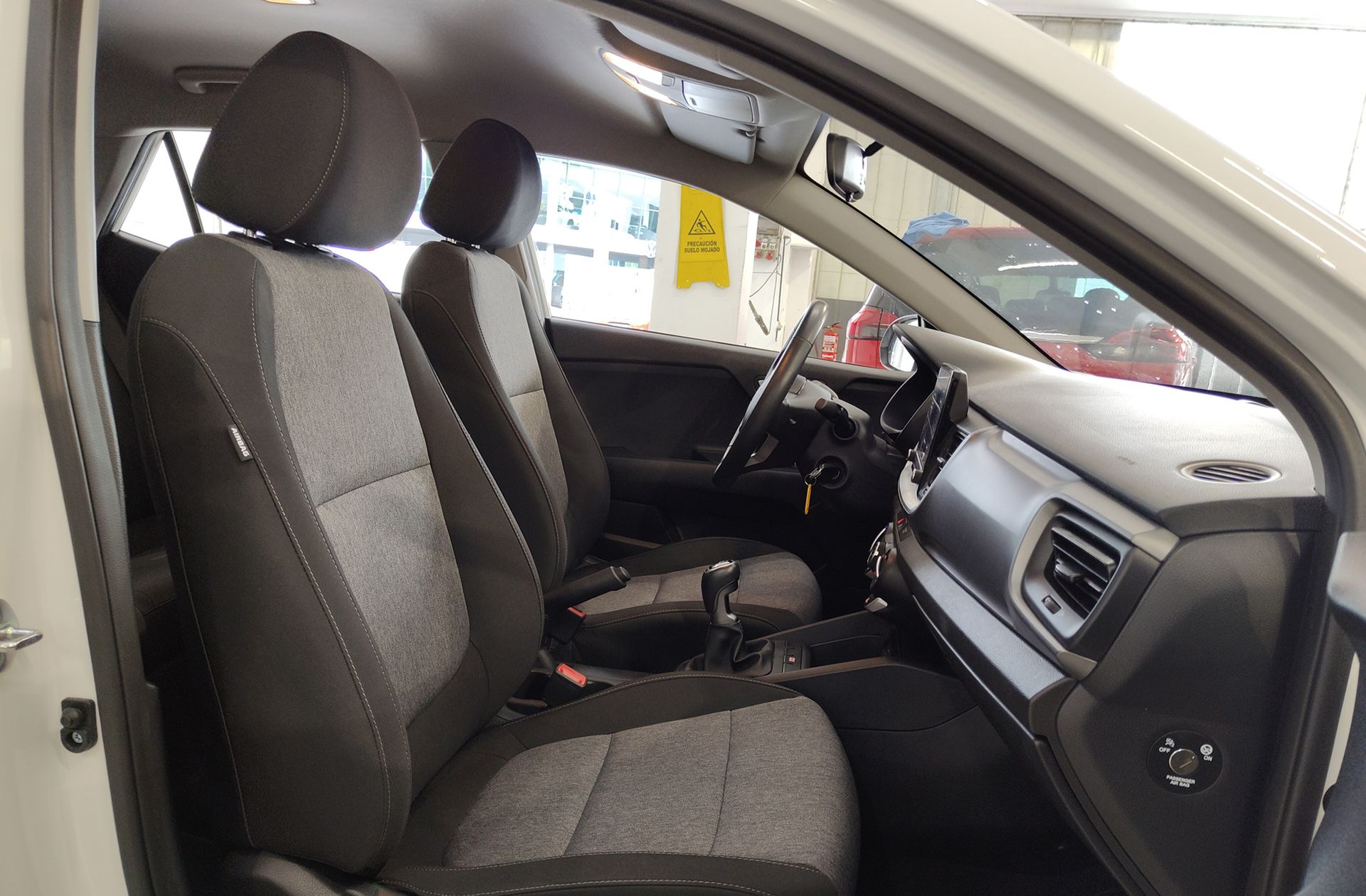 Kia Stonic 1.0 T-GDi MHEV Concept - foto 15