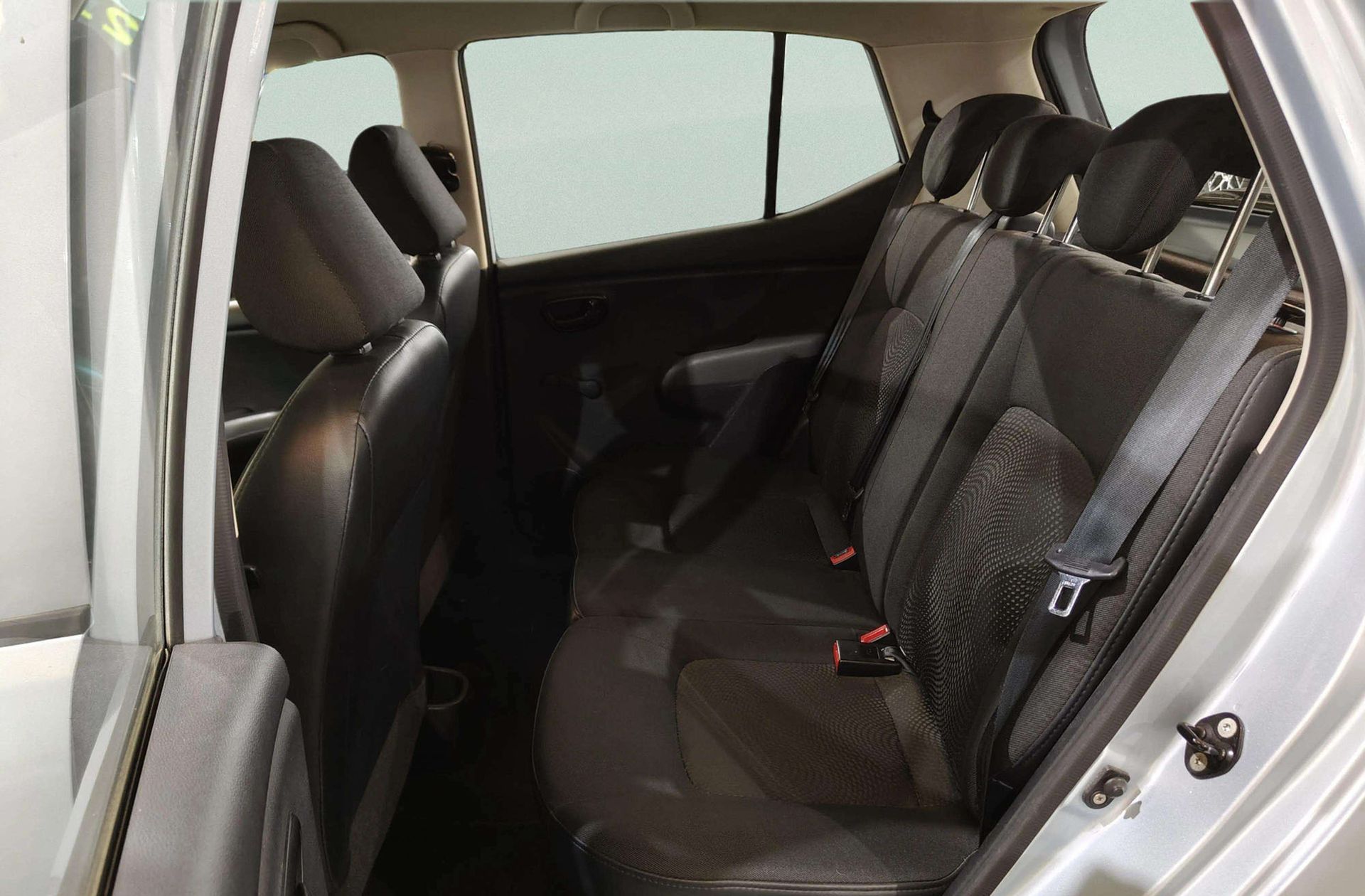 Hyundai i10 1.1 Classic - foto 9