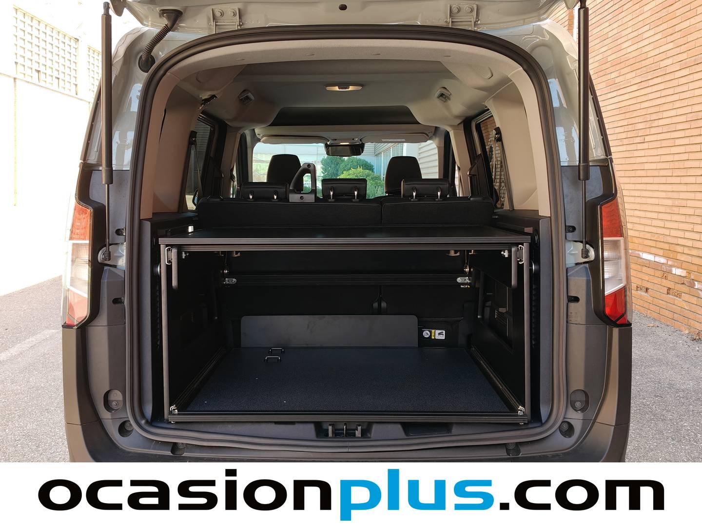 Fotos maletero Ford Tourneo Courier Ford Tourneo Courier 1.0 Ecoboost Active Auto (125 CV)