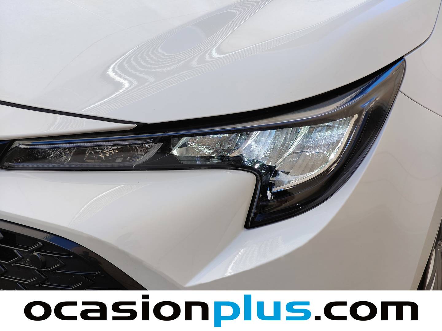 Equipamiento del Toyota Corolla Toyota Corolla 140H Business (140 CV)