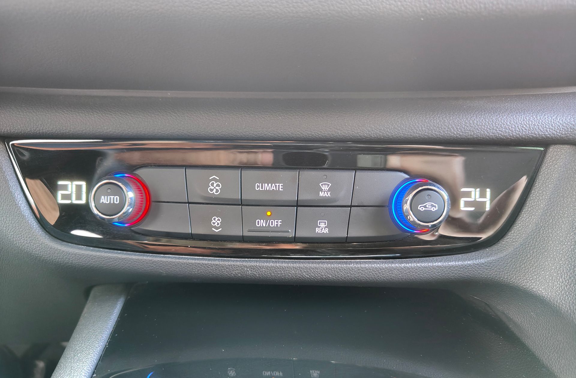Opel Insignia 1.5 Turbo XFT Innovation - foto 37