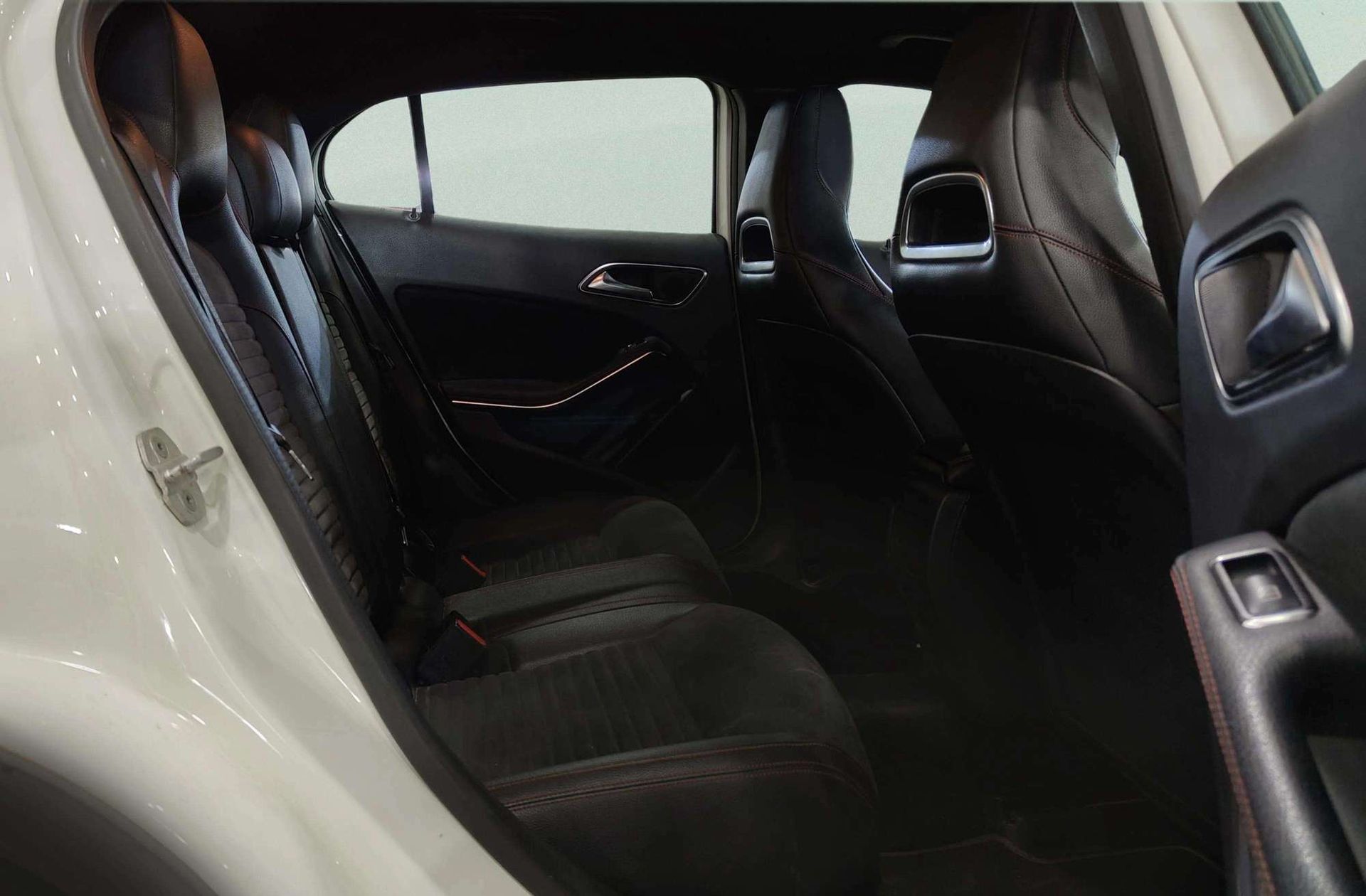 Mercedes-Benz GLA 200 d AMG Line - foto 16