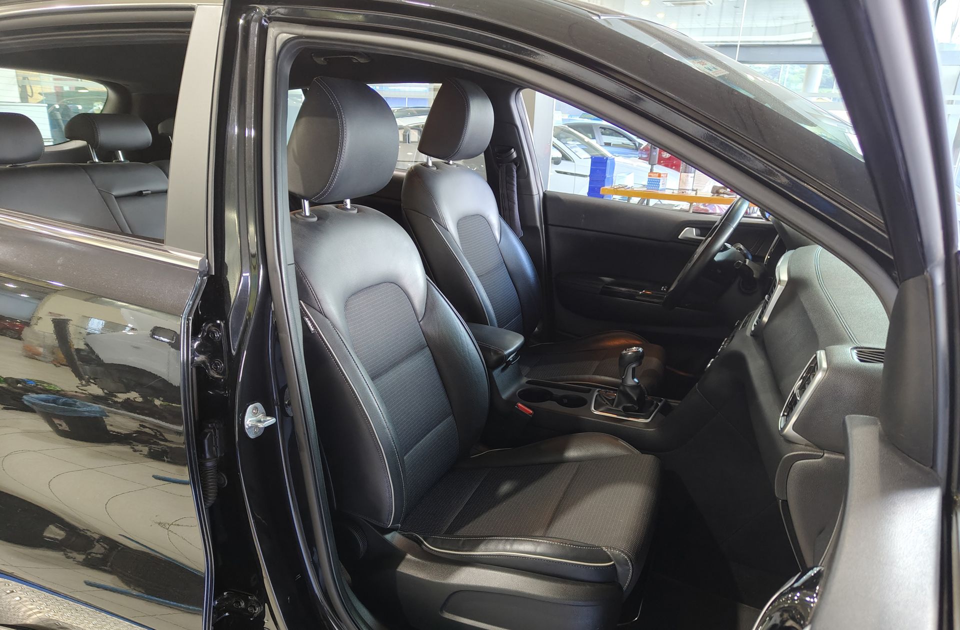 Kia Sportage 1.6 MHEV GT Line Essential 4x2 - foto 18