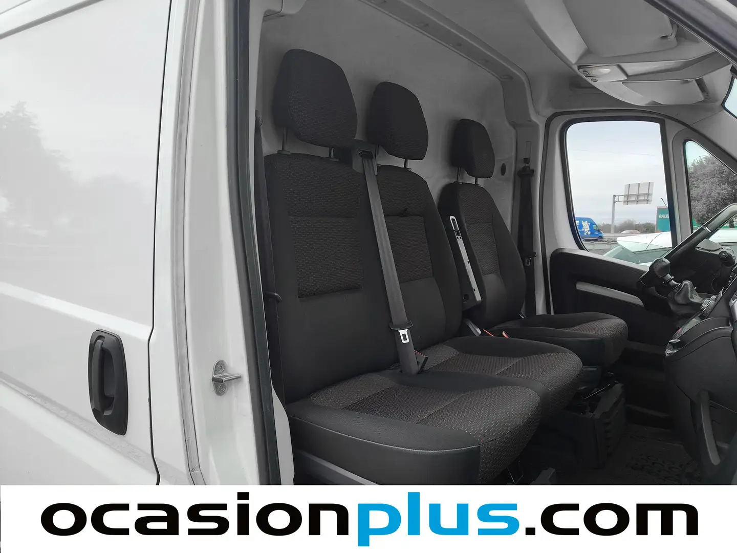 Foto Peugeot Boxer Peugeot Boxer BlueHDi 140 S&S 335 L3H2 (140 CV)