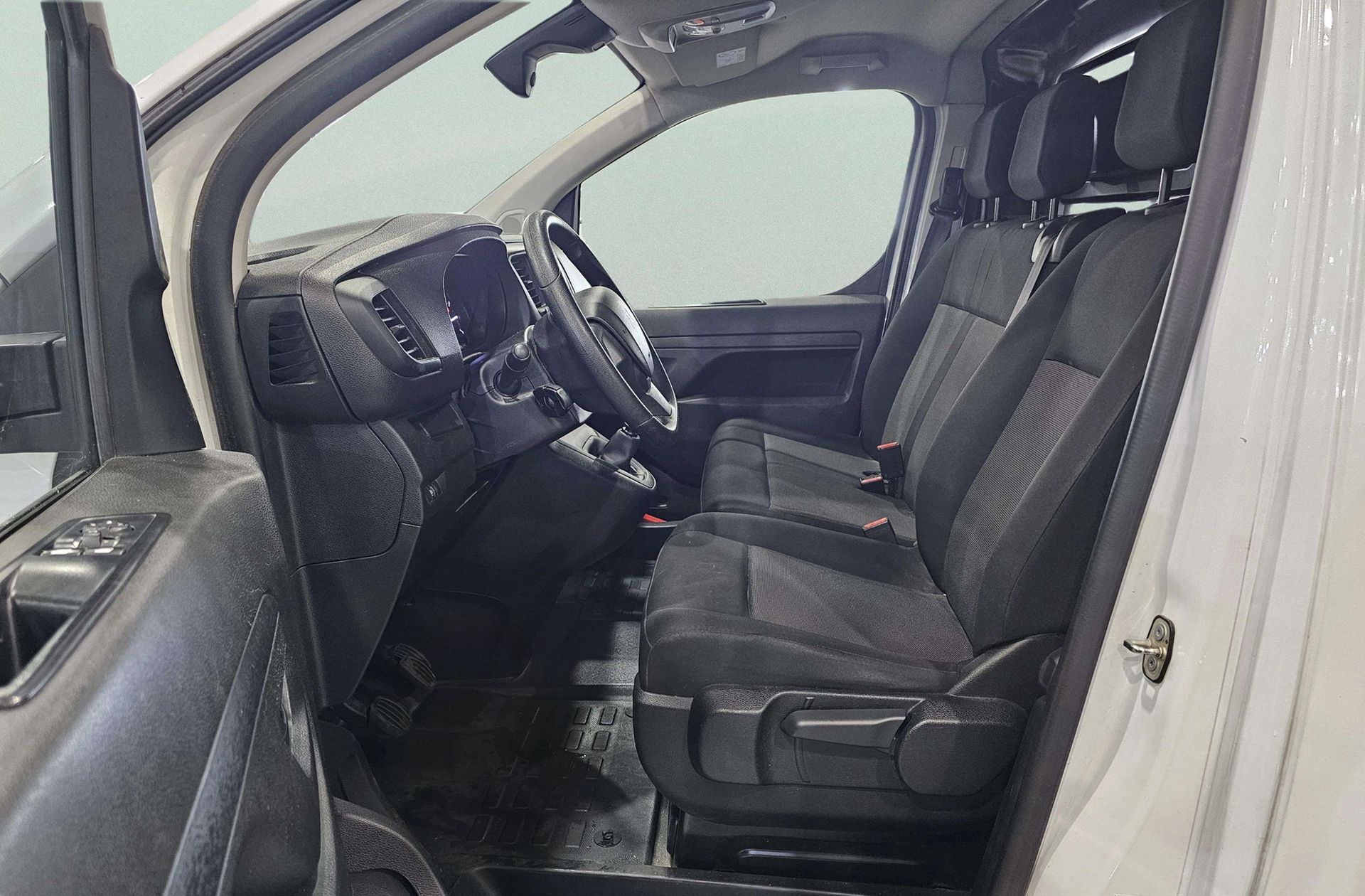 Peugeot Expert Furgon BlueHDi 100 Standard - foto 9