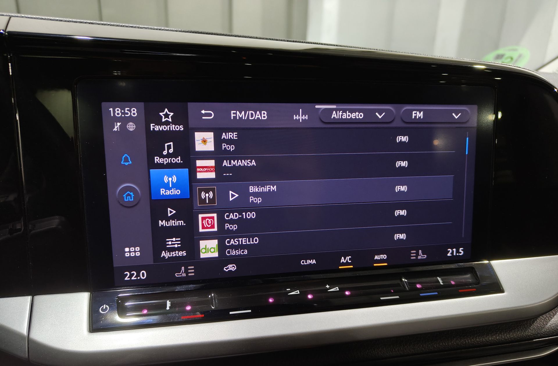 Ford Grand Tourneo Connect 2.0 EcoBlue Titanium - foto 37