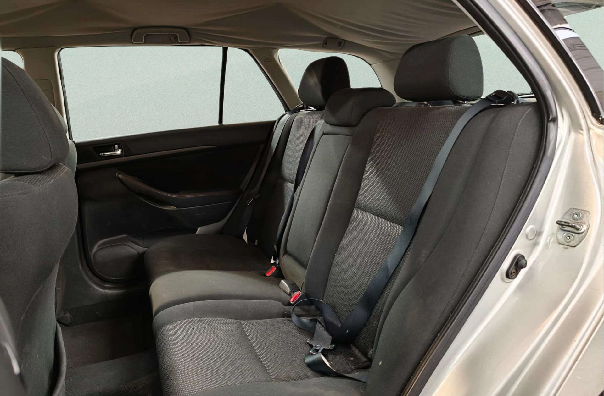 Toyota Avensis 2.0 D-4D Wagon Sol - foto 9