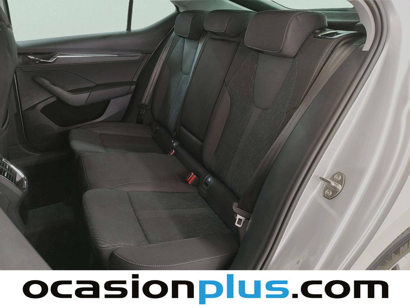 Foto asientos traseros Skoda Octavia Skoda Octavia 1.5 TSI m-HEV Selection DSG (150 CV)