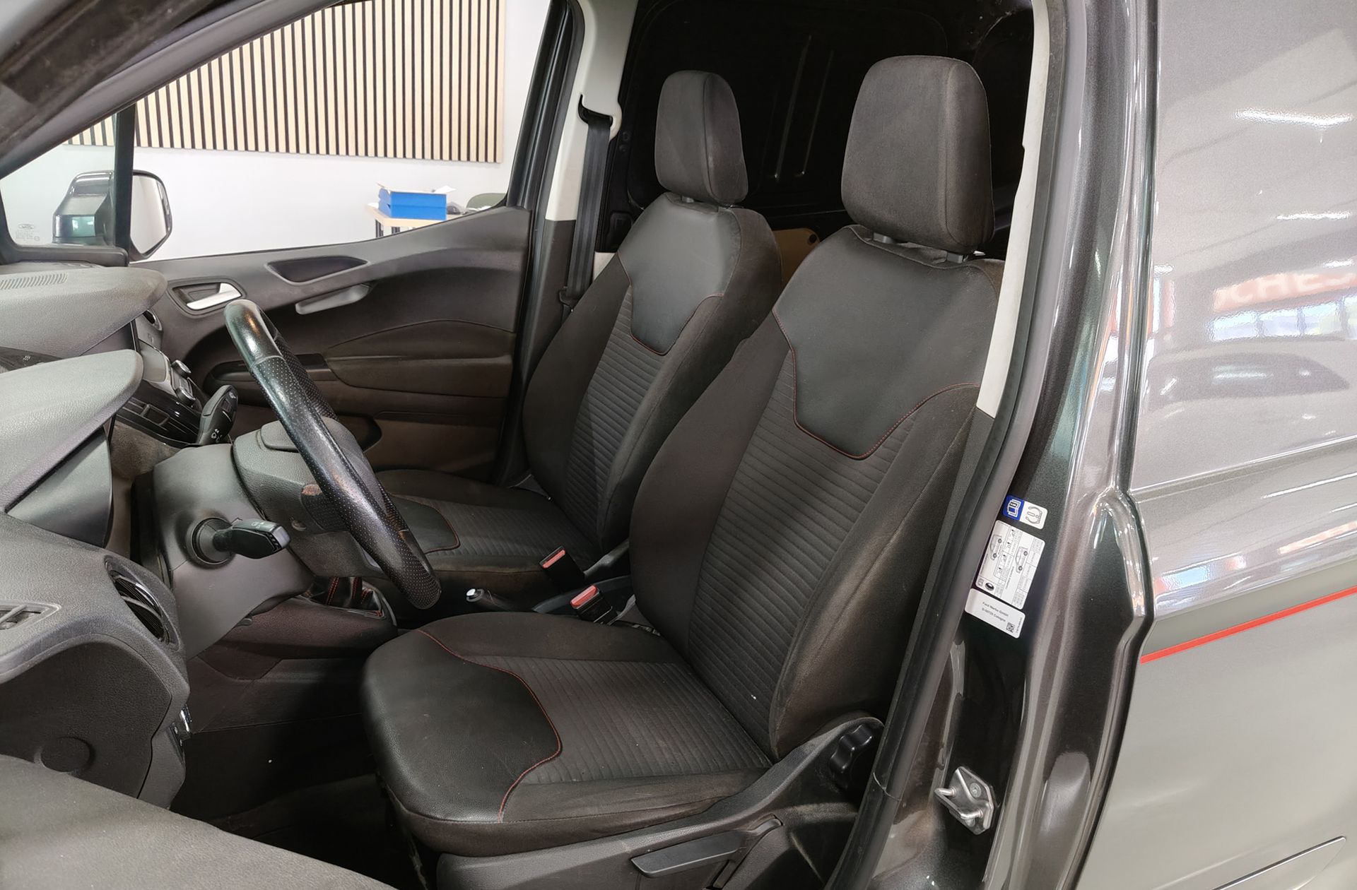 Ford Transit Courier Van 1.5 TDCi Sport - foto 11