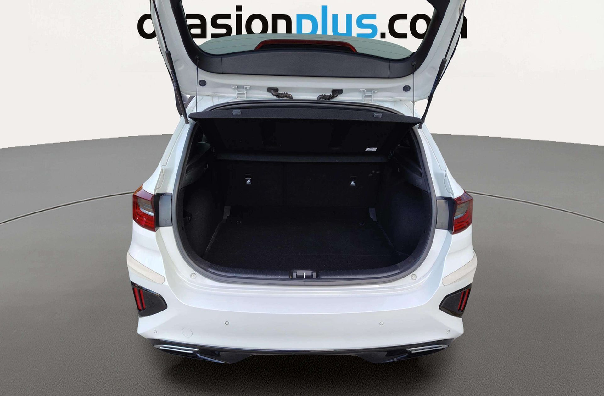 Kia Ceed 1.6 MHEV GT Line DCT - foto 20