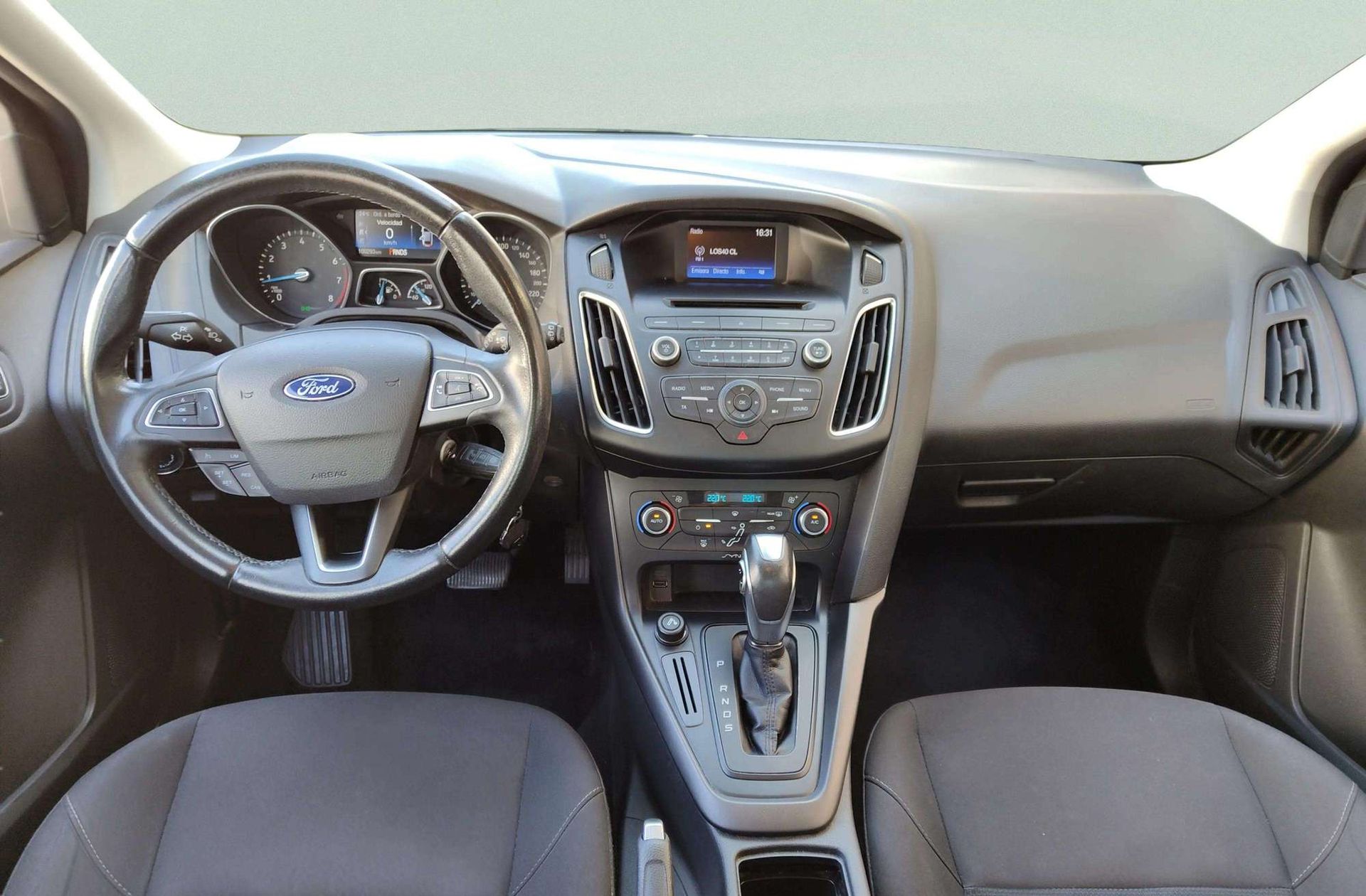 Ford Focus 1.6 TI-VCT Trend+ PowerShift - foto 6