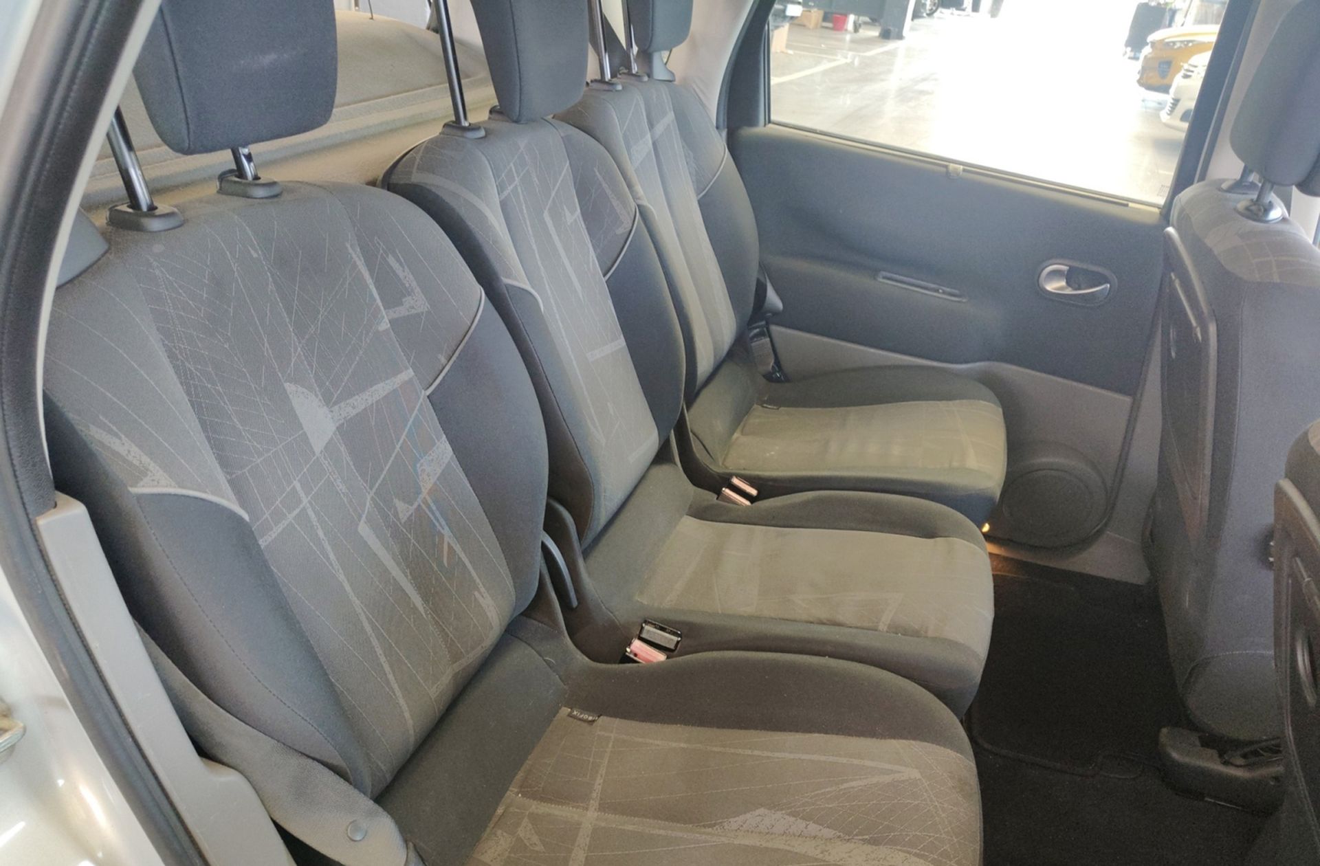 Renault Scénic 1.5 dCi Confort Dynamique - foto 8