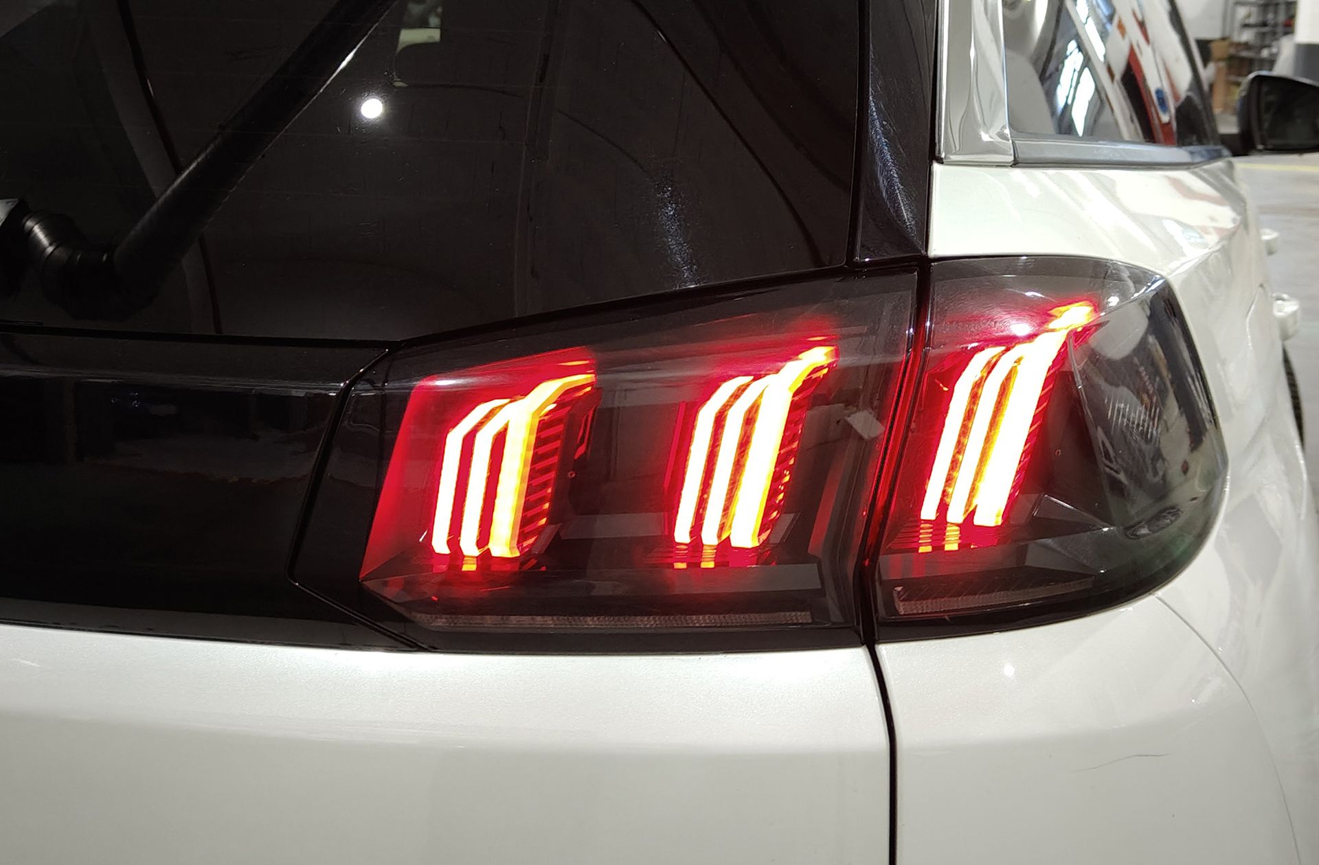 Peugeot 5008 1.2 Allure Pack eDCS6 7 plazas - foto 17