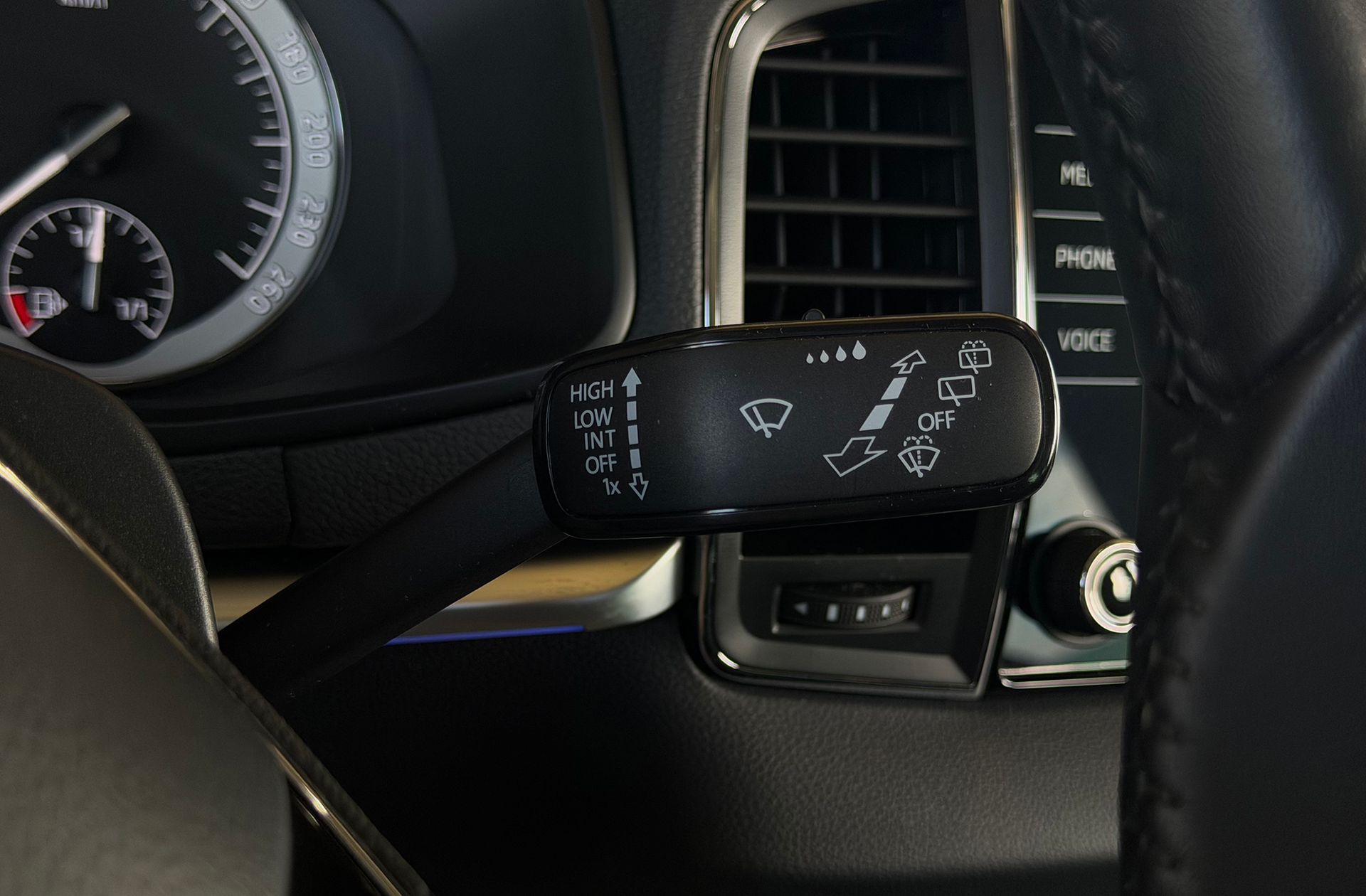 Škoda Karoq 1.0 TSI Ambition - foto 29