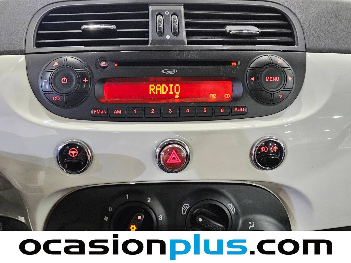Equipamiento del Fiat 500 Fiat 500 1.3 16v MultiJet S&S Lounge  (95 CV)