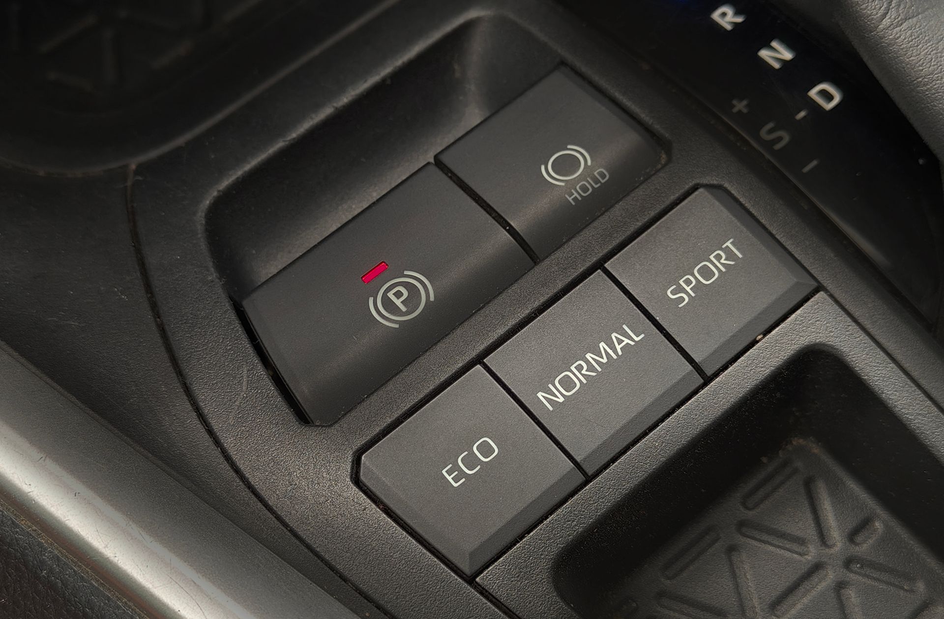 Toyota RAV4 2.5l hybrid Advance - foto 34