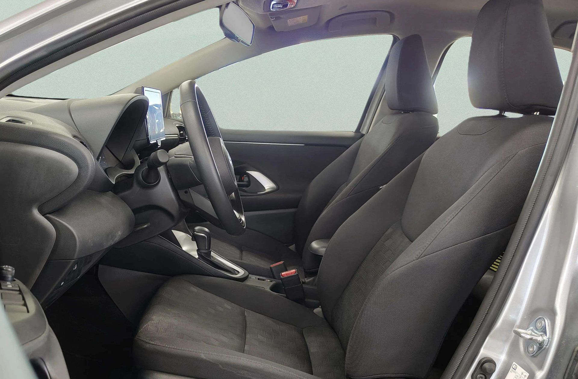 Toyota Yaris 120H Active Plus - foto 10