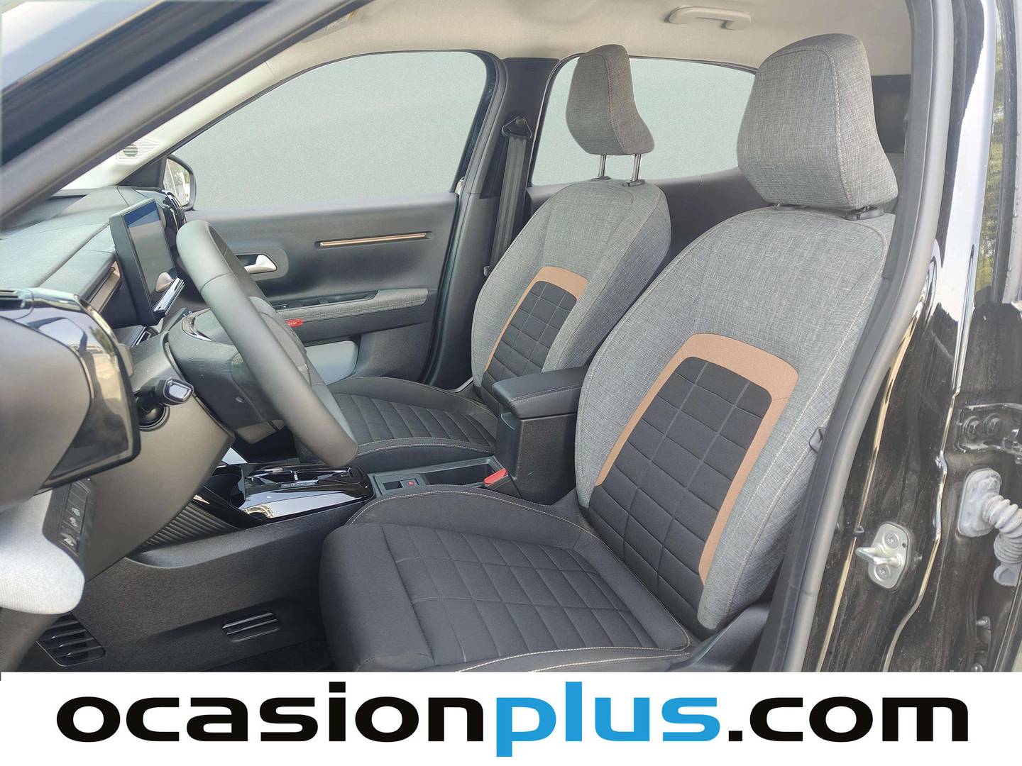 Foto asientos delanteros Citroën C3 Aircross Citroën C3 Aircross Hybrid 145 Plus e-DCS6 (145 CV)